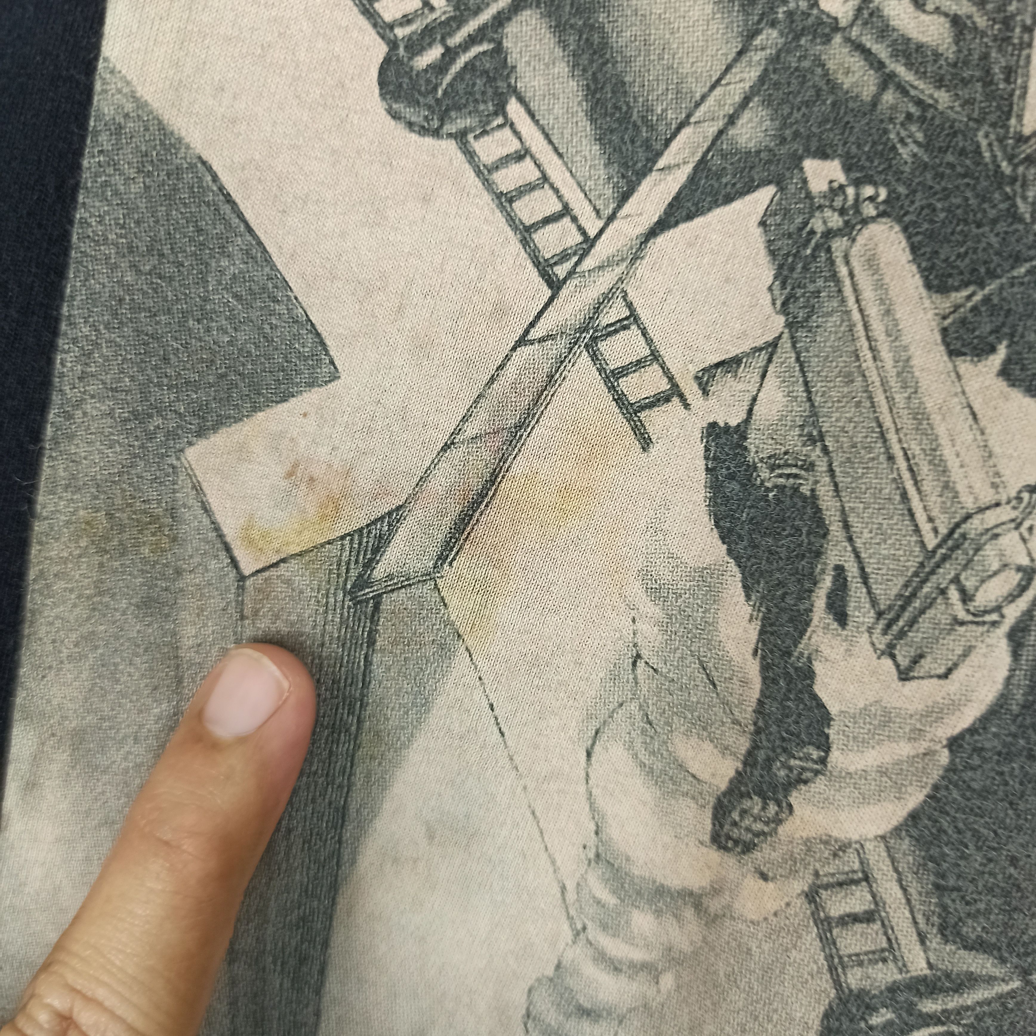 Cartoon Network Rare🔥 Final Seoson Attack on Titan Anime T-shirt X Uniqlo Size US L / EU 52-54 / 3 - 3 Thumbnail