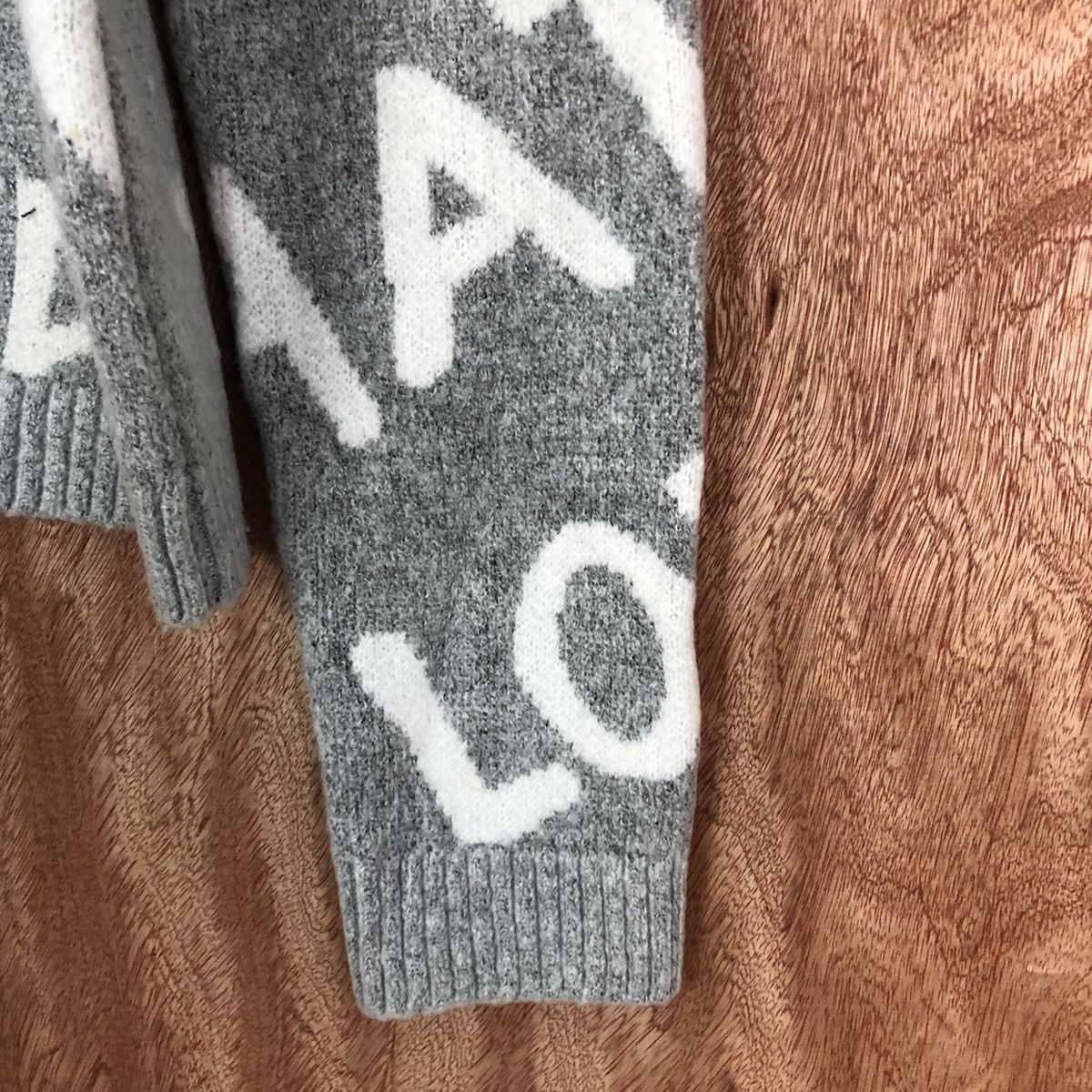 Vintage DL Vampire Weekend Grey full print KNitwear #c749 Size US M / EU 48-50 / 2 - 4 Thumbnail