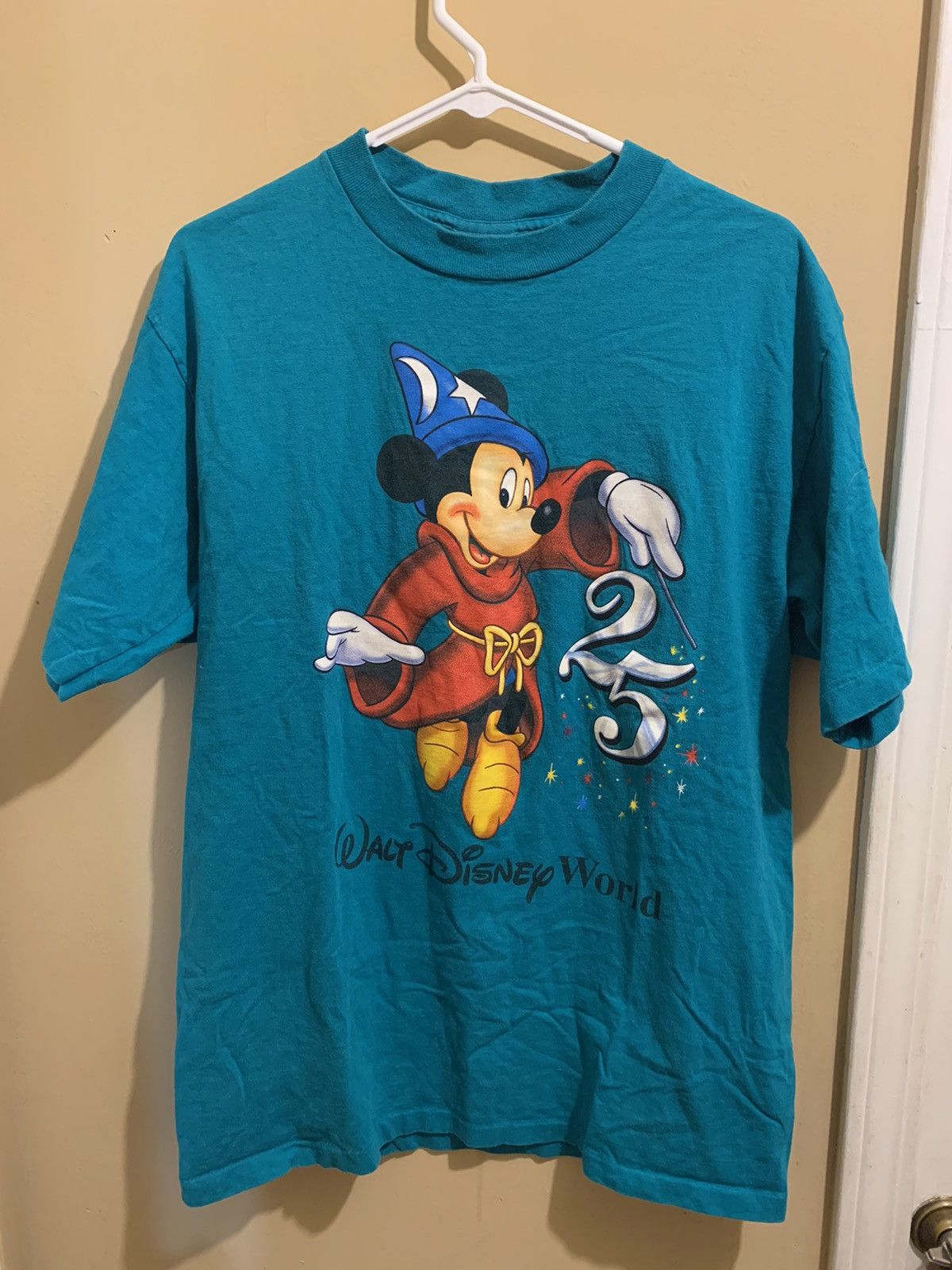 Vintage Vintage Disney World tee Size US L / EU 52-54 / 3 - 1 Thumbnail