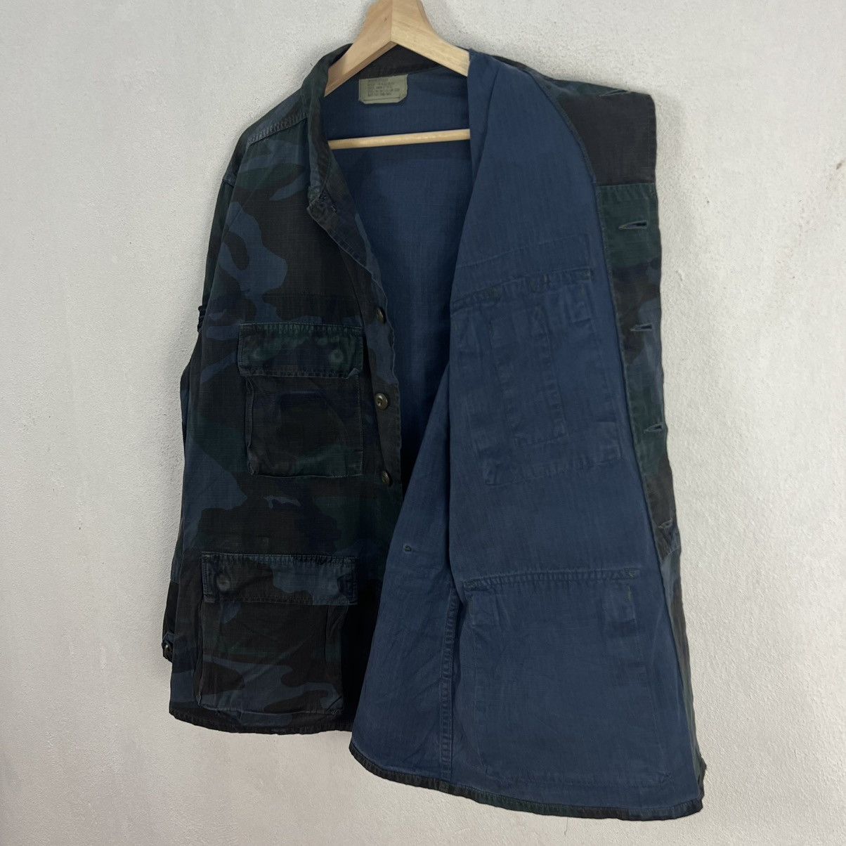 Vintage RARE DESIGN MILITARY ARMY CARGO JACKET CAMO DESIGN POCKET Size US M / EU 48-50 / 2 - 14 Thumbnail