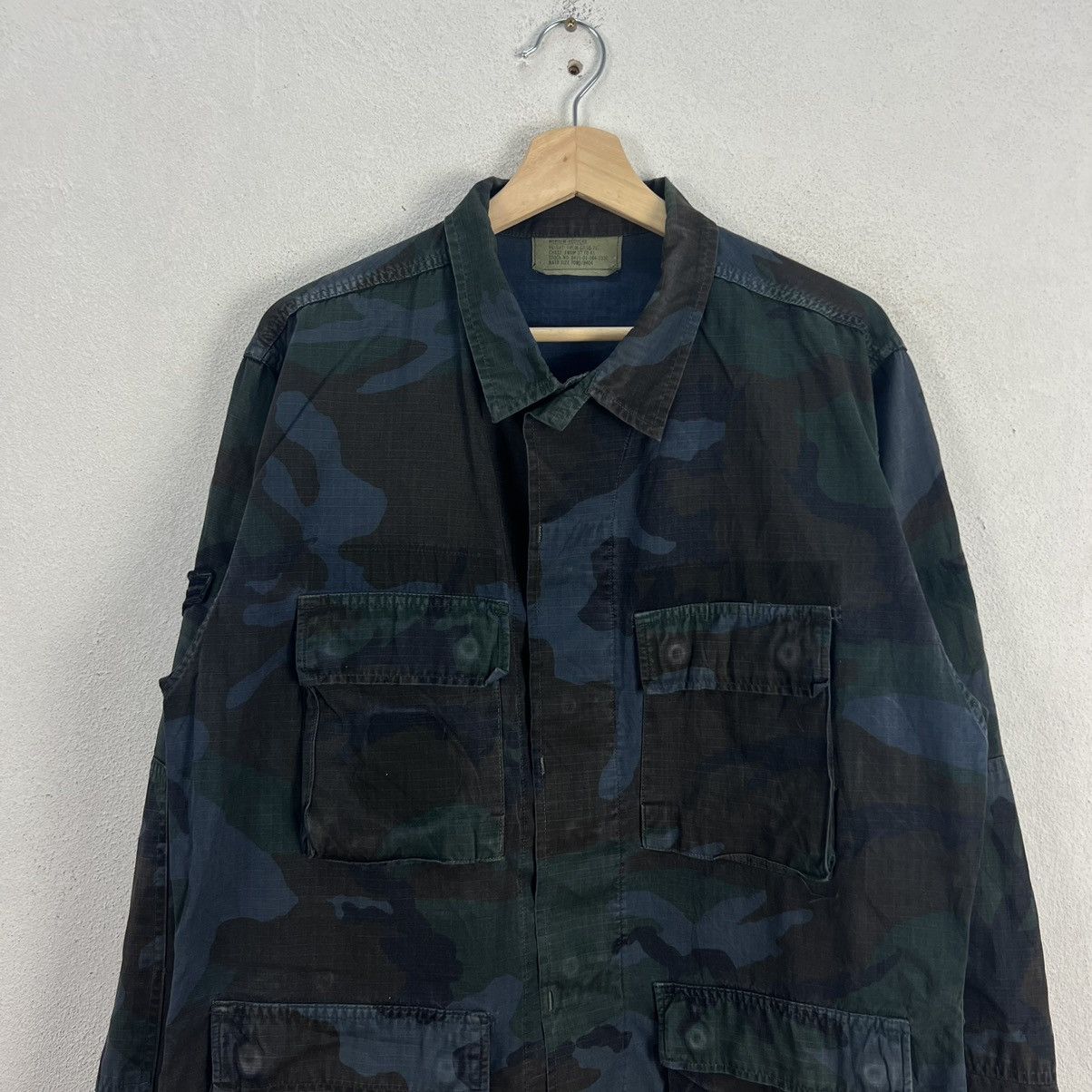 Vintage RARE DESIGN MILITARY ARMY CARGO JACKET CAMO DESIGN POCKET Size US M / EU 48-50 / 2 - 3 Thumbnail