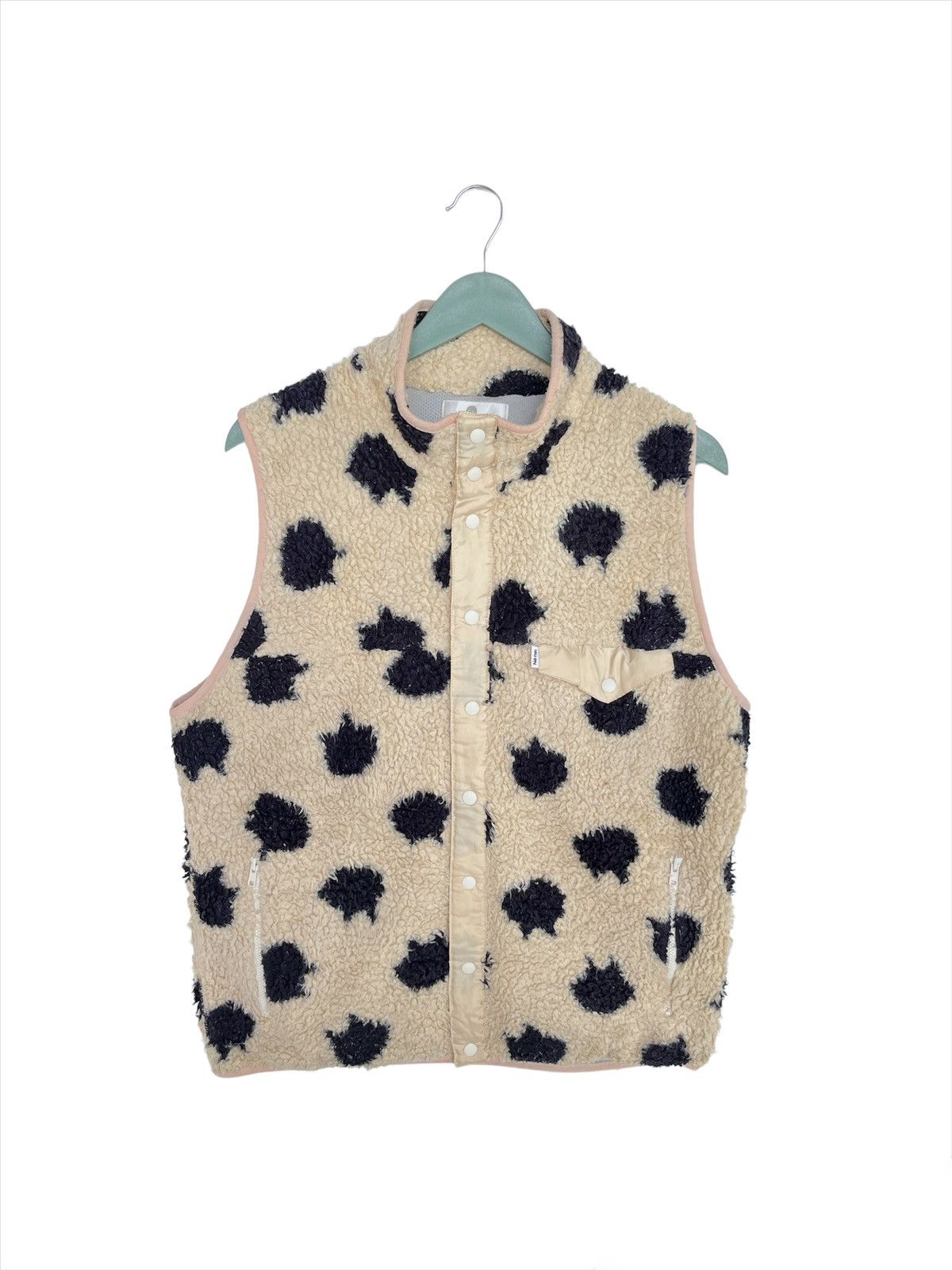 ISSEY MIYAKE NE-NET COW PRINTED SHERPA FLEECE VEST