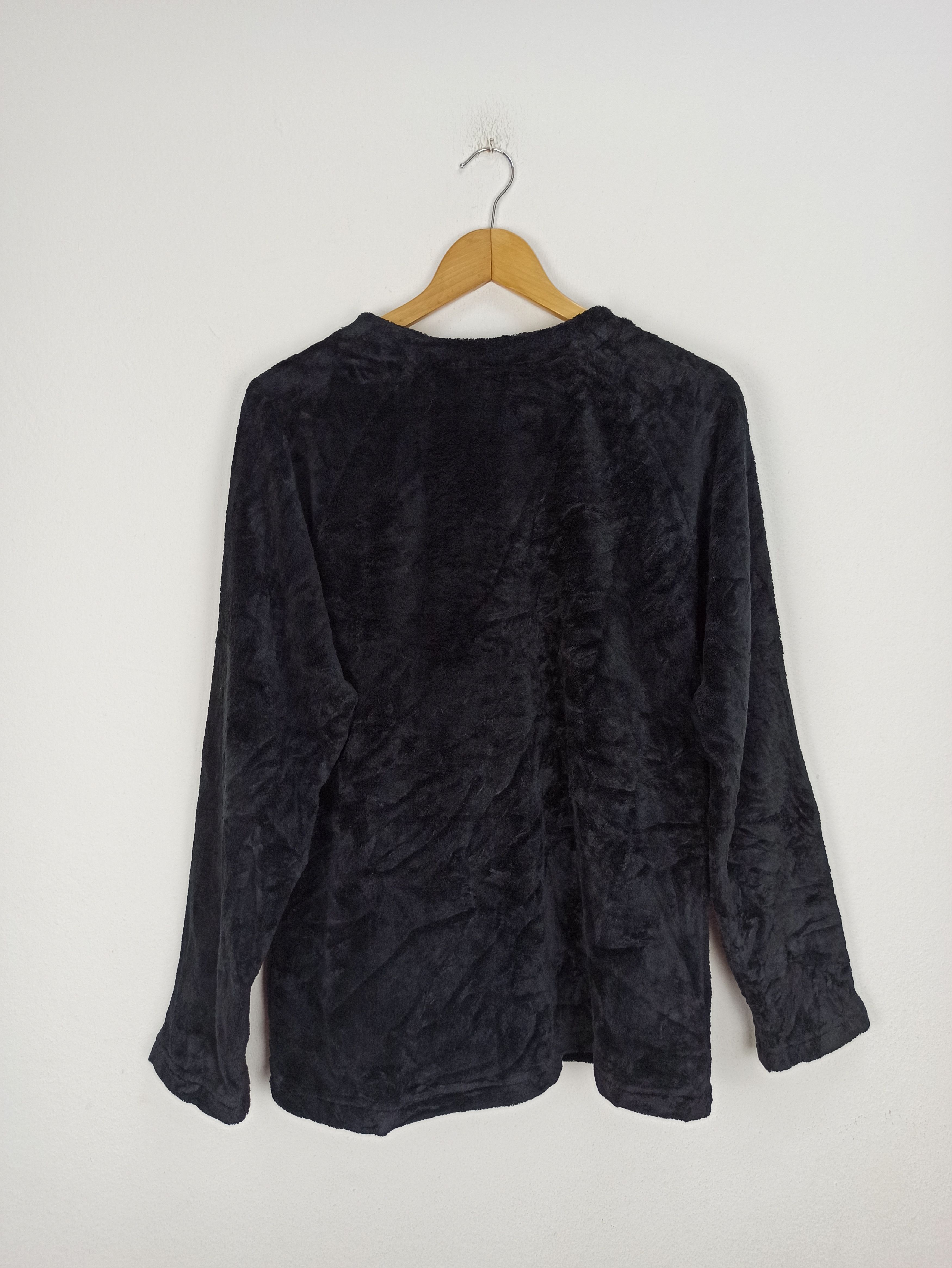 Disney Disney Mickey Mouse Fleece Fur Sweatshirt Big Logo Size US L / EU 52-54 / 3 - 4 Thumbnail