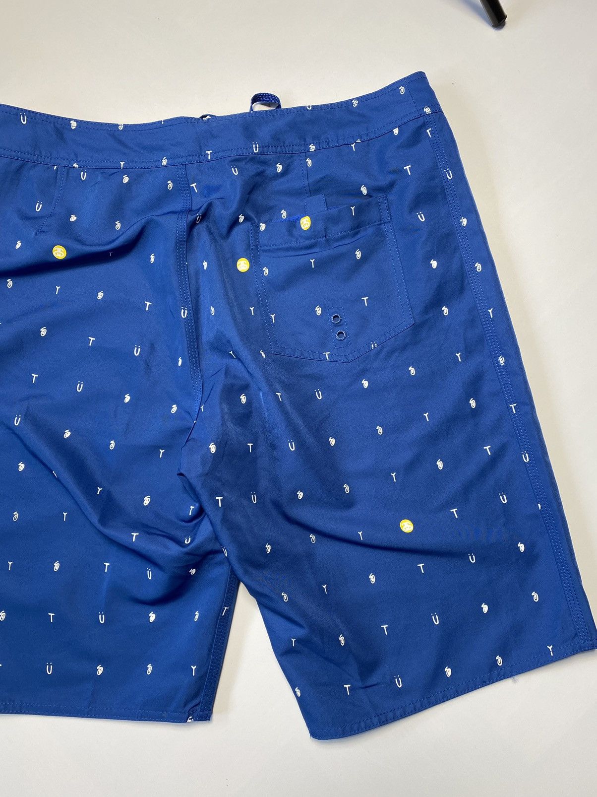 Stussy Vintage Stussy monogram shorts size 36 Size US 36 / EU 52 - 12 Thumbnail