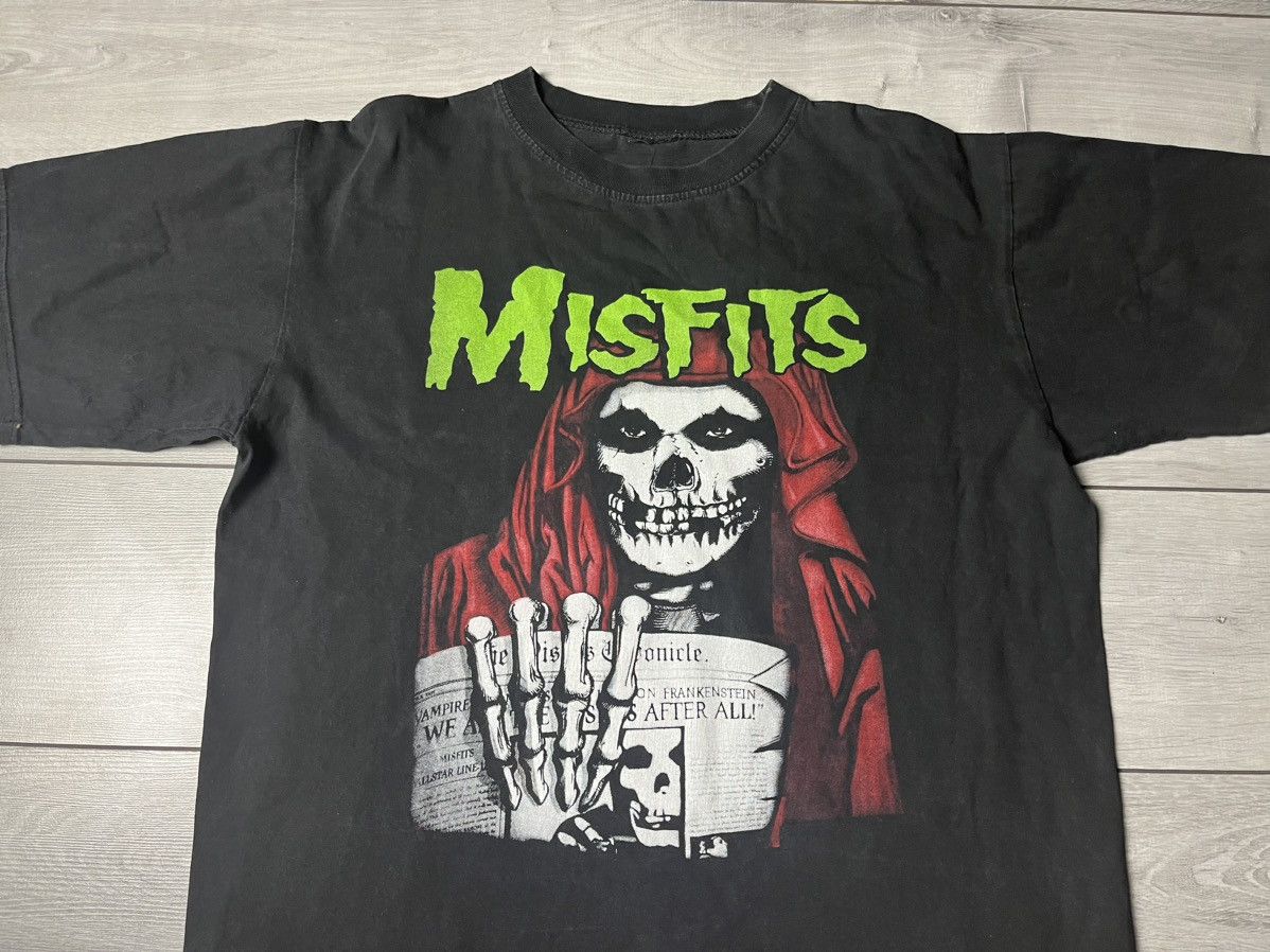 Misfits Misfits T-shirt vintage reversible logo size XLarge Size US L / EU 52-54 / 3 - 3 Thumbnail