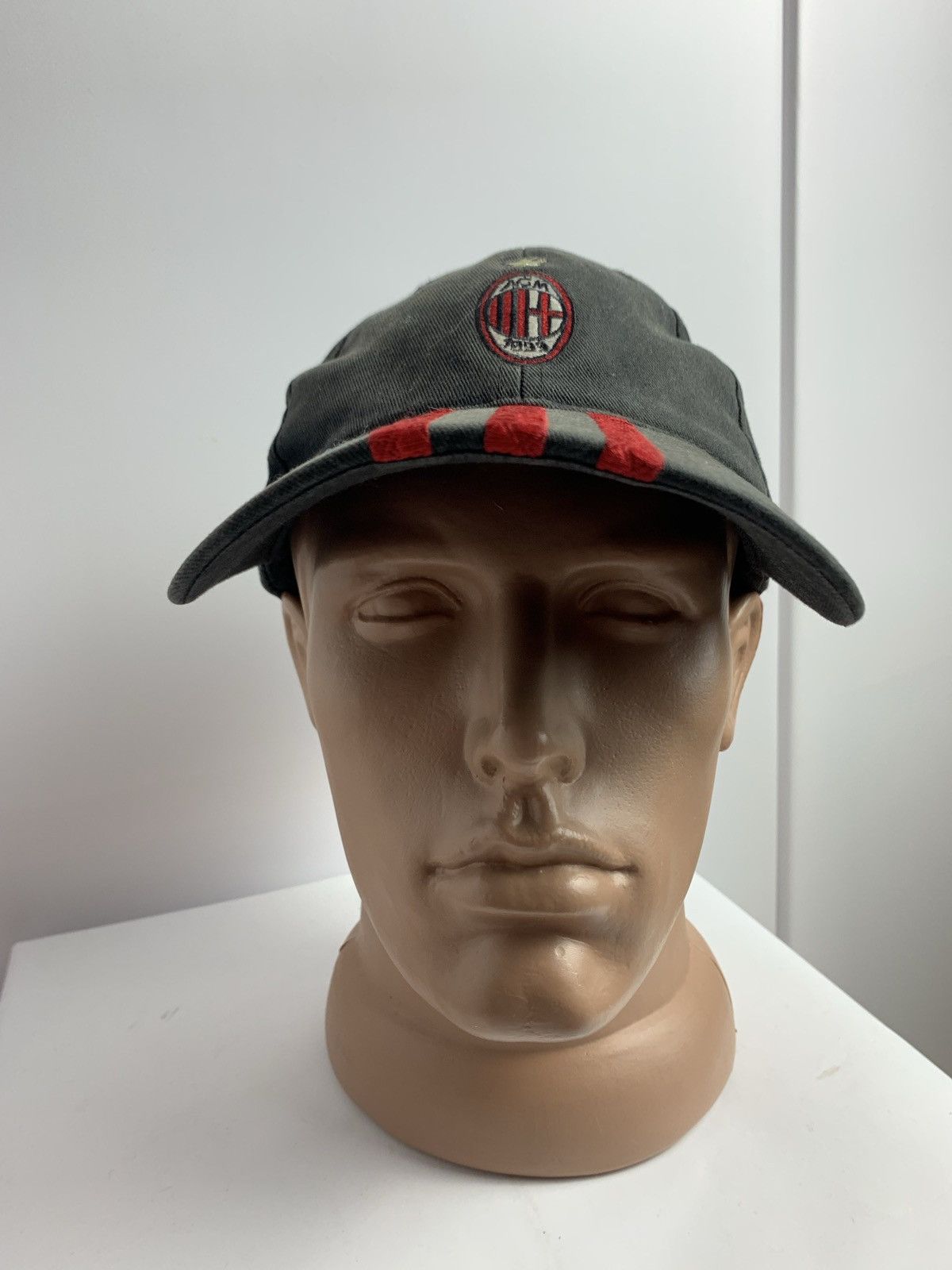 Adidas × Vintage Vintage adidas AC Milan soccer cap Size ONE SIZE - 3 Thumbnail