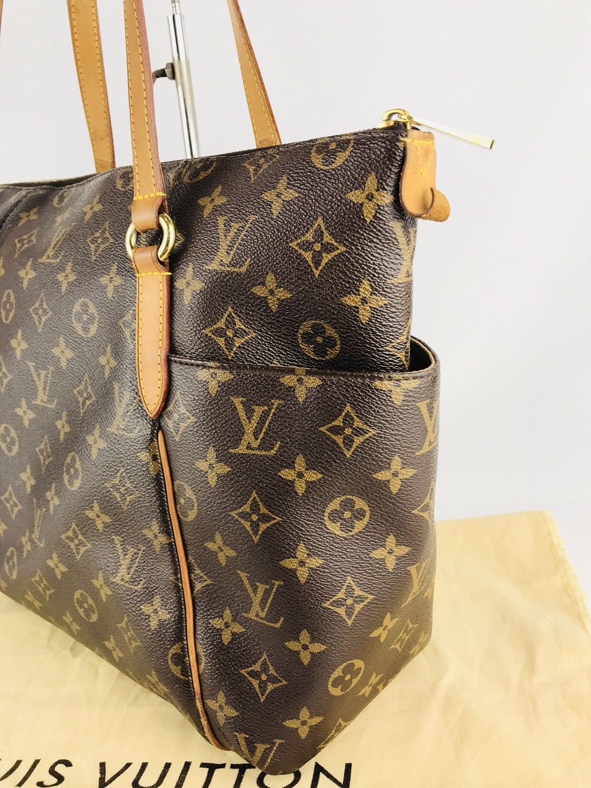 Louis Vuitton Authentic Louis Vuitton Totally MM Shoulderbag Size ONE SIZE - 6 Thumbnail