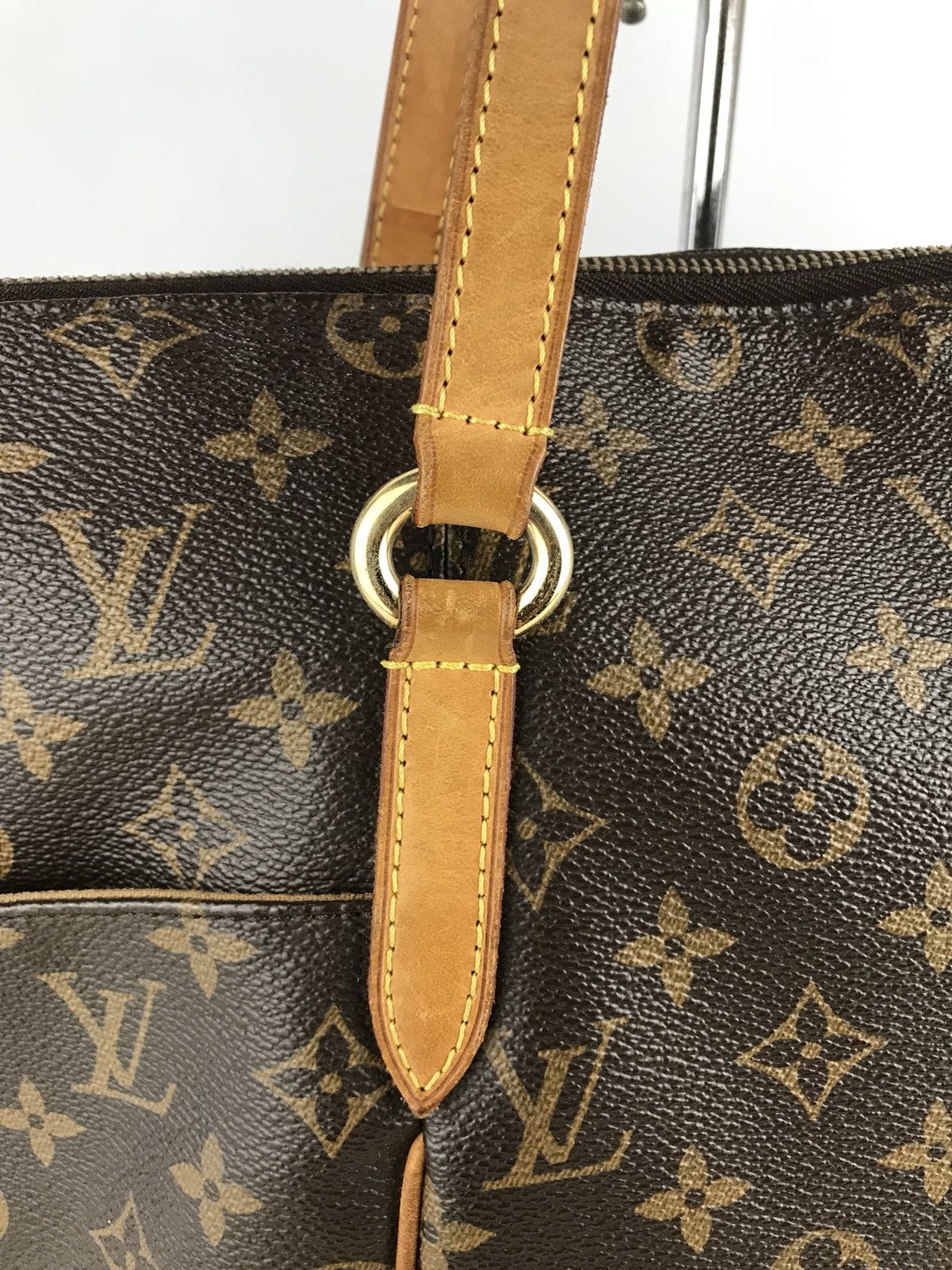 Louis Vuitton Authentic Louis Vuitton Totally MM Shoulderbag Size ONE SIZE - 3 Thumbnail