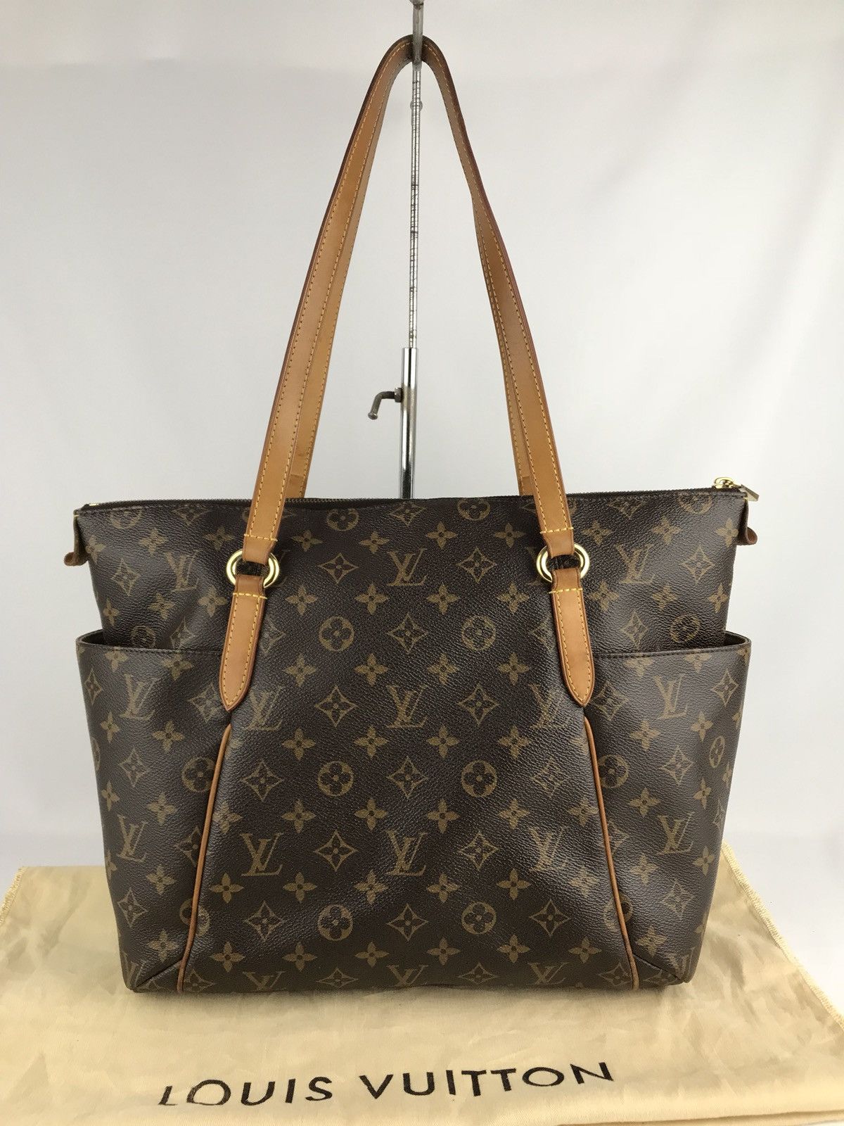 Louis Vuitton Authentic Louis Vuitton Totally MM Shoulderbag Size ONE SIZE - 4 Thumbnail