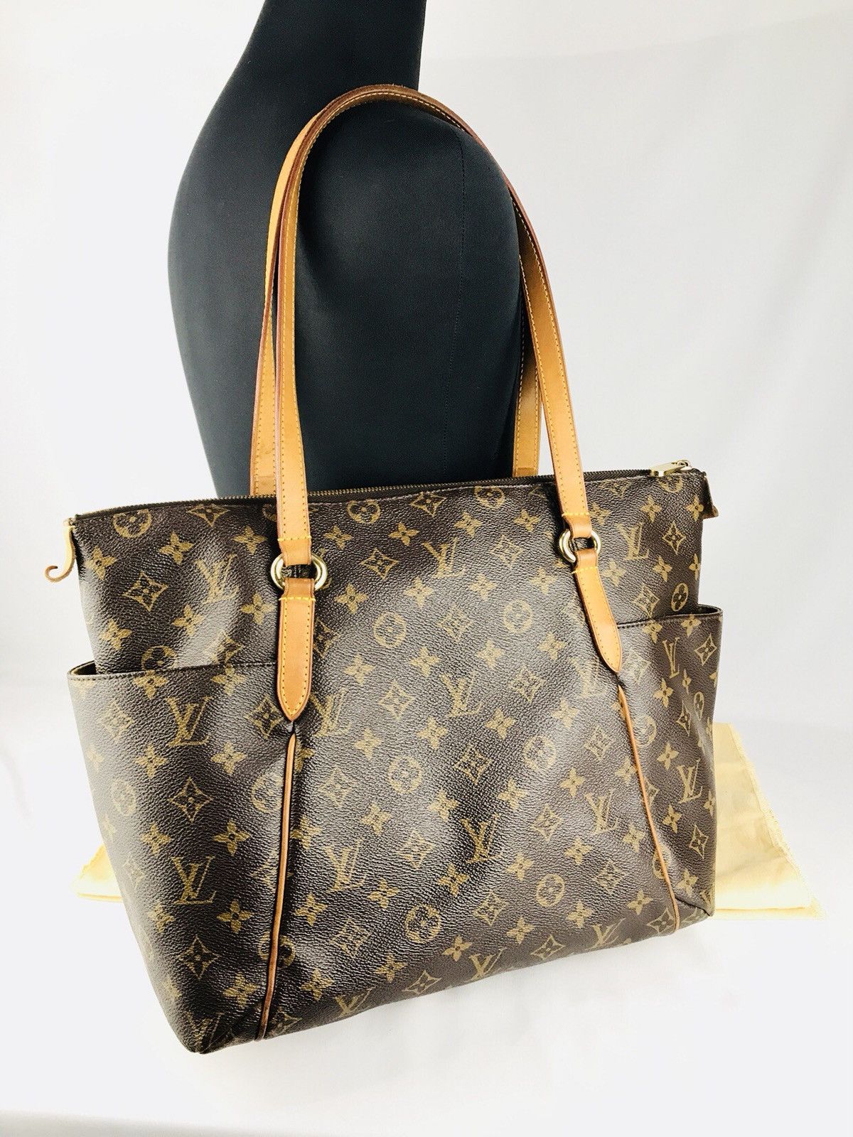 Louis Vuitton Authentic Louis Vuitton Totally MM Shoulderbag Size ONE SIZE - 17 Thumbnail