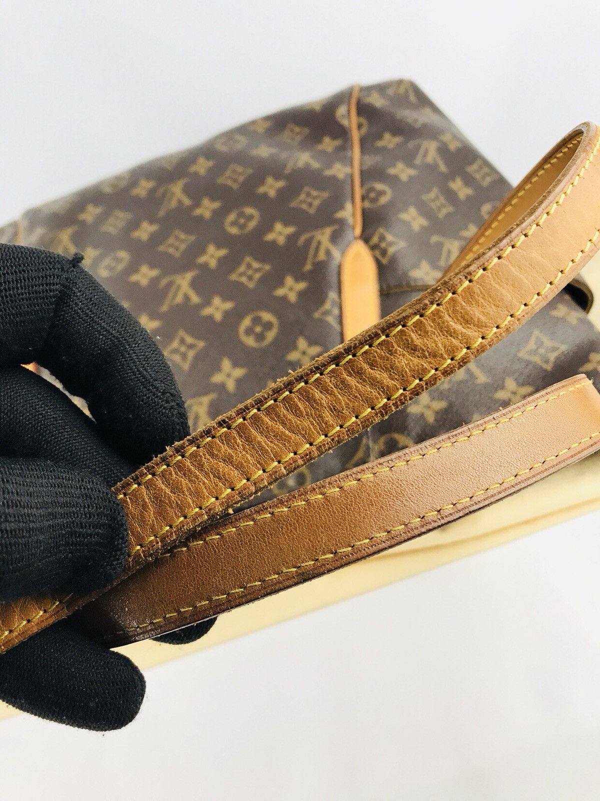 Louis Vuitton Authentic Louis Vuitton Totally MM Shoulderbag Size ONE SIZE - 14 Thumbnail