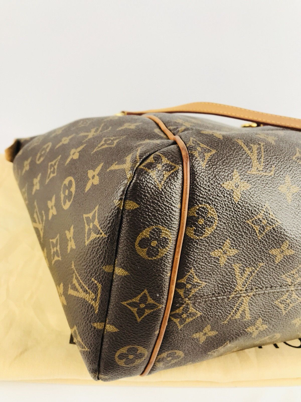 Louis Vuitton Authentic Louis Vuitton Totally MM Shoulderbag Size ONE SIZE - 10 Thumbnail
