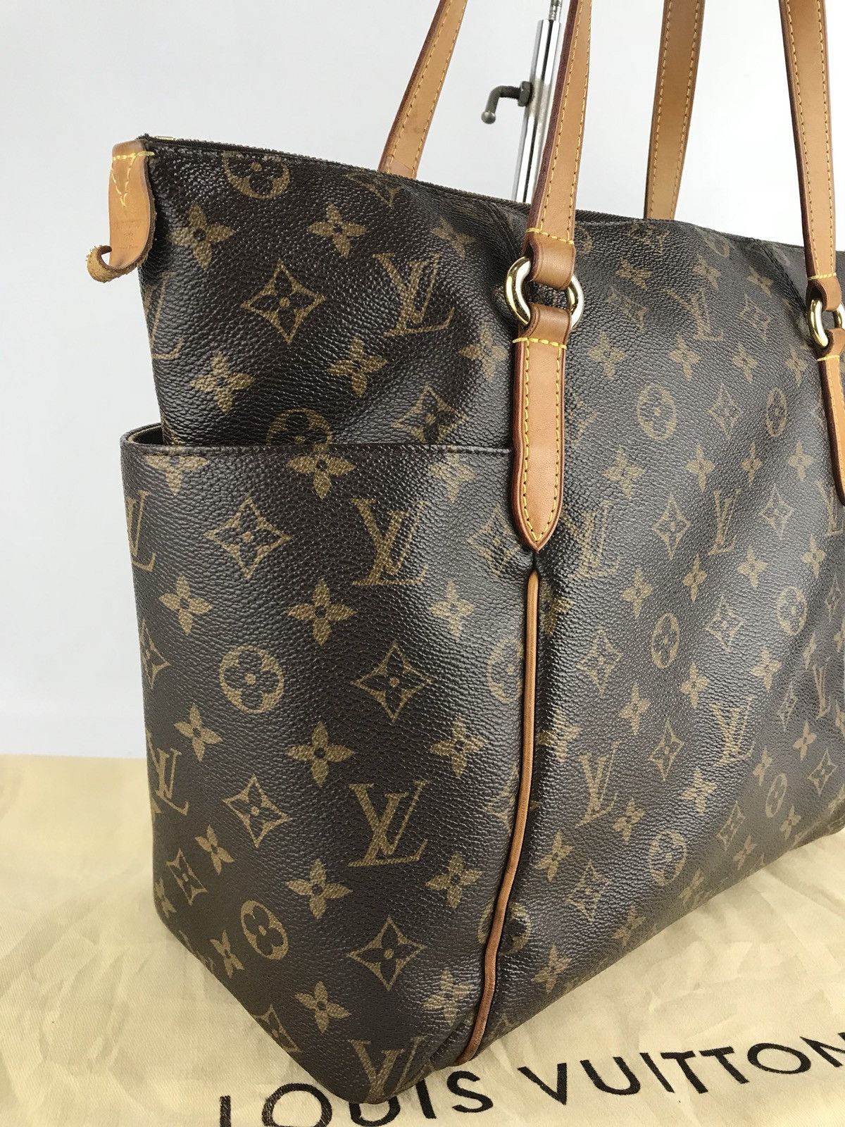 Louis Vuitton Authentic Louis Vuitton Totally MM Shoulderbag Size ONE SIZE - 8 Thumbnail