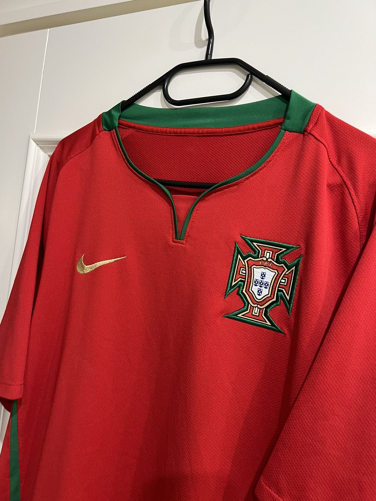 Nike Portugal Nike jersey soccer fifa wolf cup 2008 Size US L / EU 52-54 / 3 - 5 Thumbnail