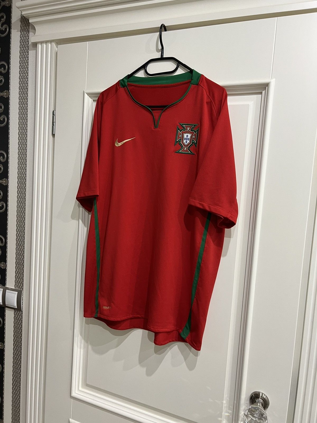 Nike Portugal Nike jersey soccer fifa wolf cup 2008 Size US L / EU 52-54 / 3 - 4 Thumbnail
