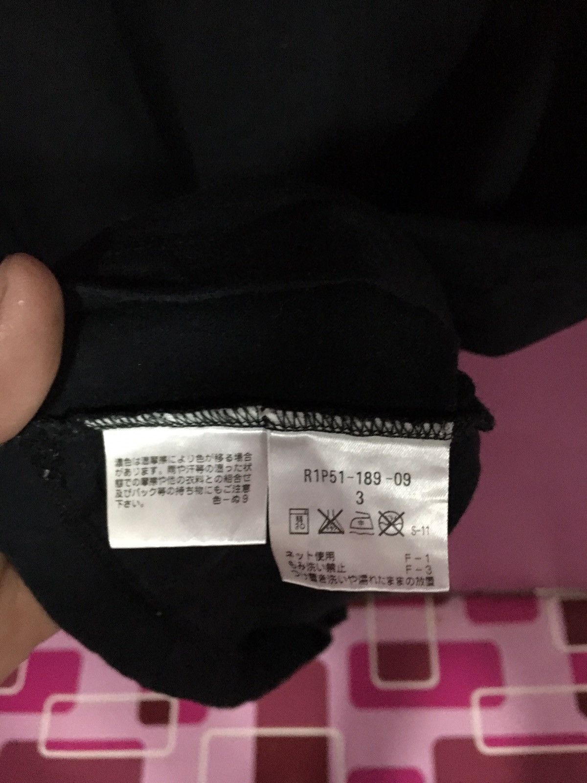 Neil Barrett NEIL BARRETT BLACK SIZE M VEE NECK Size US M / EU 48-50 / 2 - 5 Thumbnail