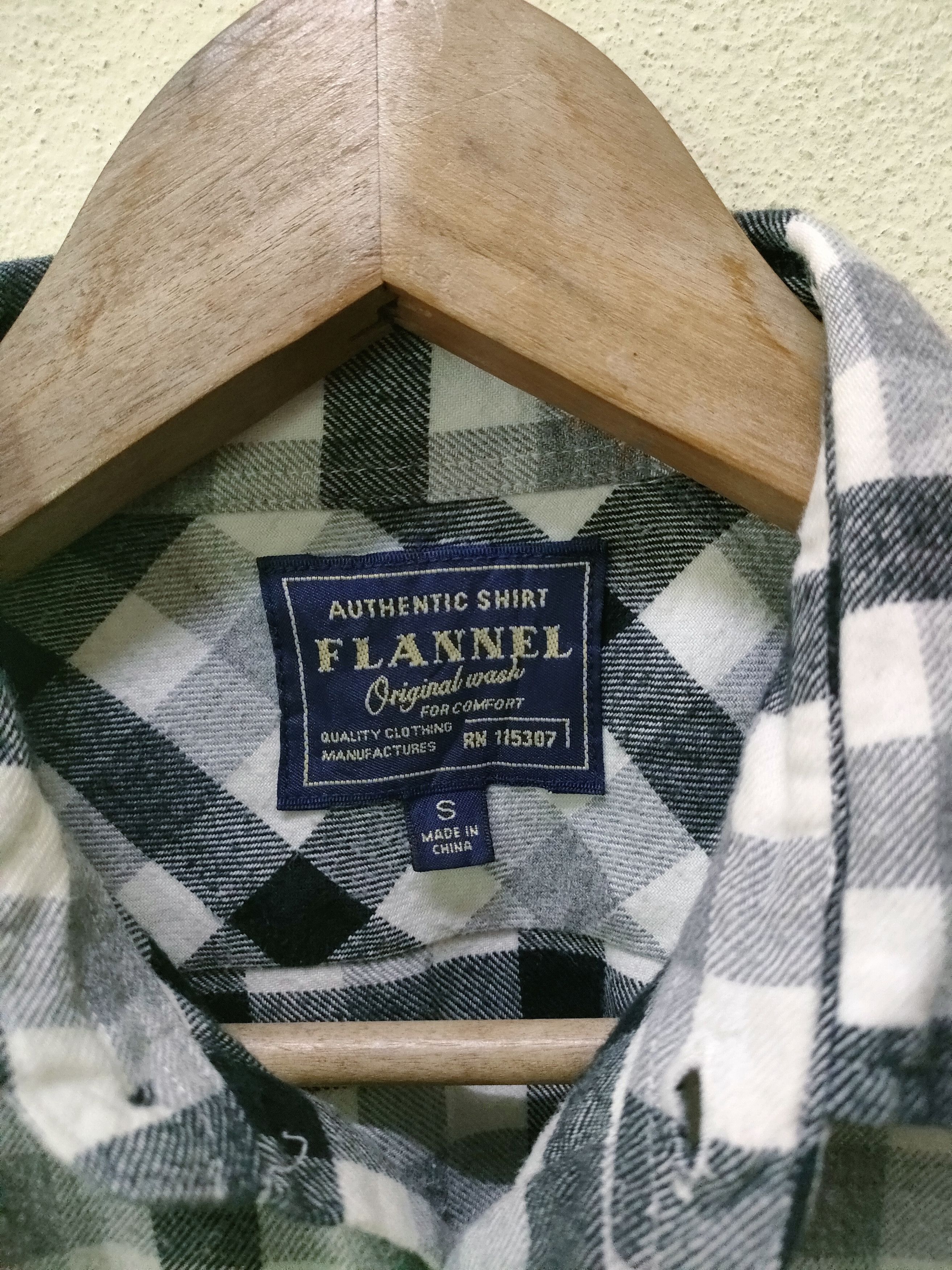 Flannel × Uniqlo × Vintage 🔥 Steal 🔥 Vintage Uniqlo Flannel No Pockets Size US S / EU 44-46 / 1 - 6 Thumbnail