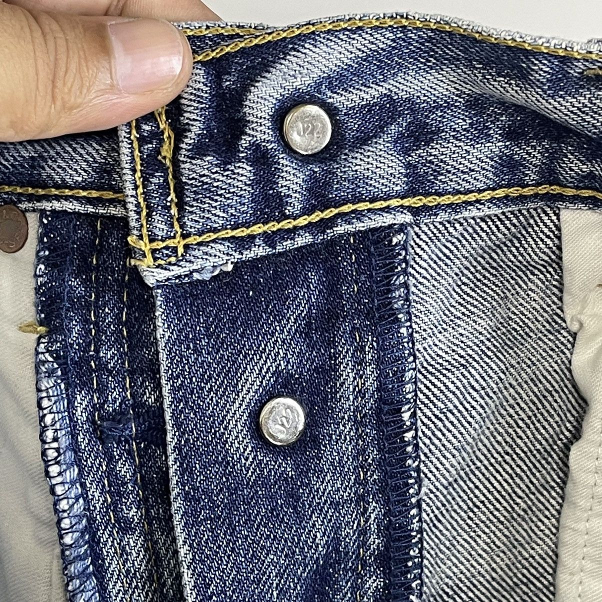 Levi's Vintage 90s Levis Big E Ripped Selvedge Jeans 26x33.5 Size US 26 / EU 42 - 17 Thumbnail