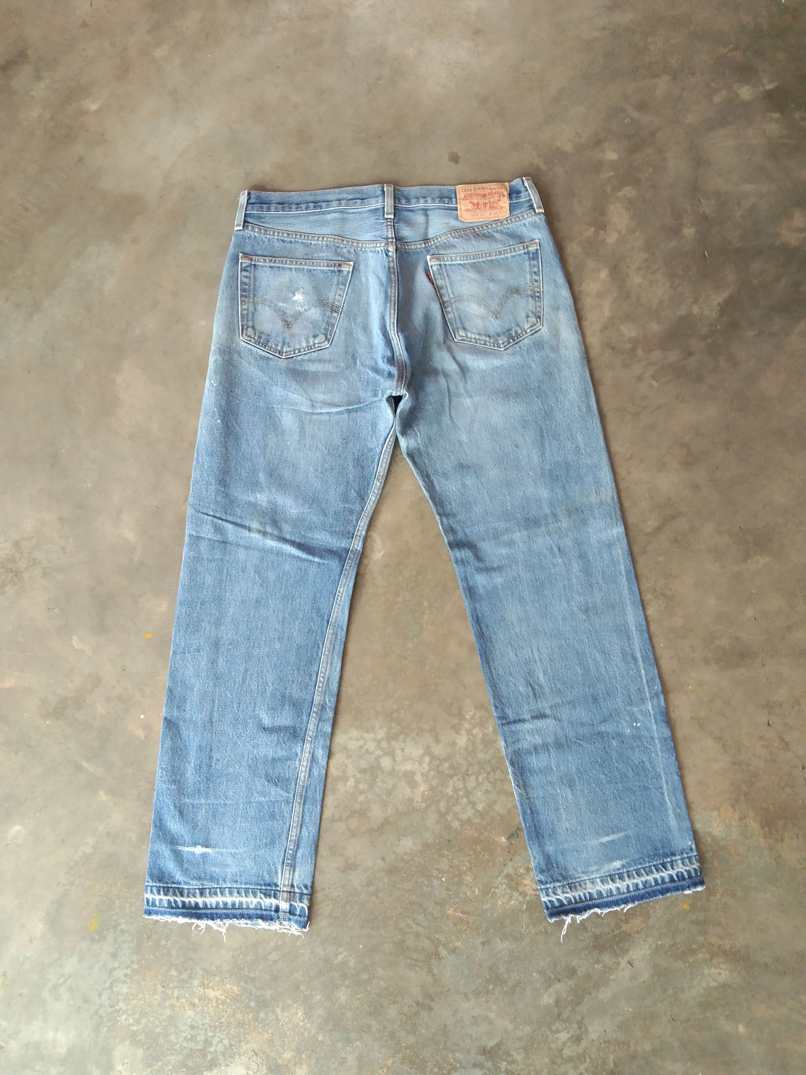Levi's × Vintage Vintage Levis 501 xx Released Hem Distressed Jeans 34x30 Size US 34 / EU 50 - 2 Thumbnail