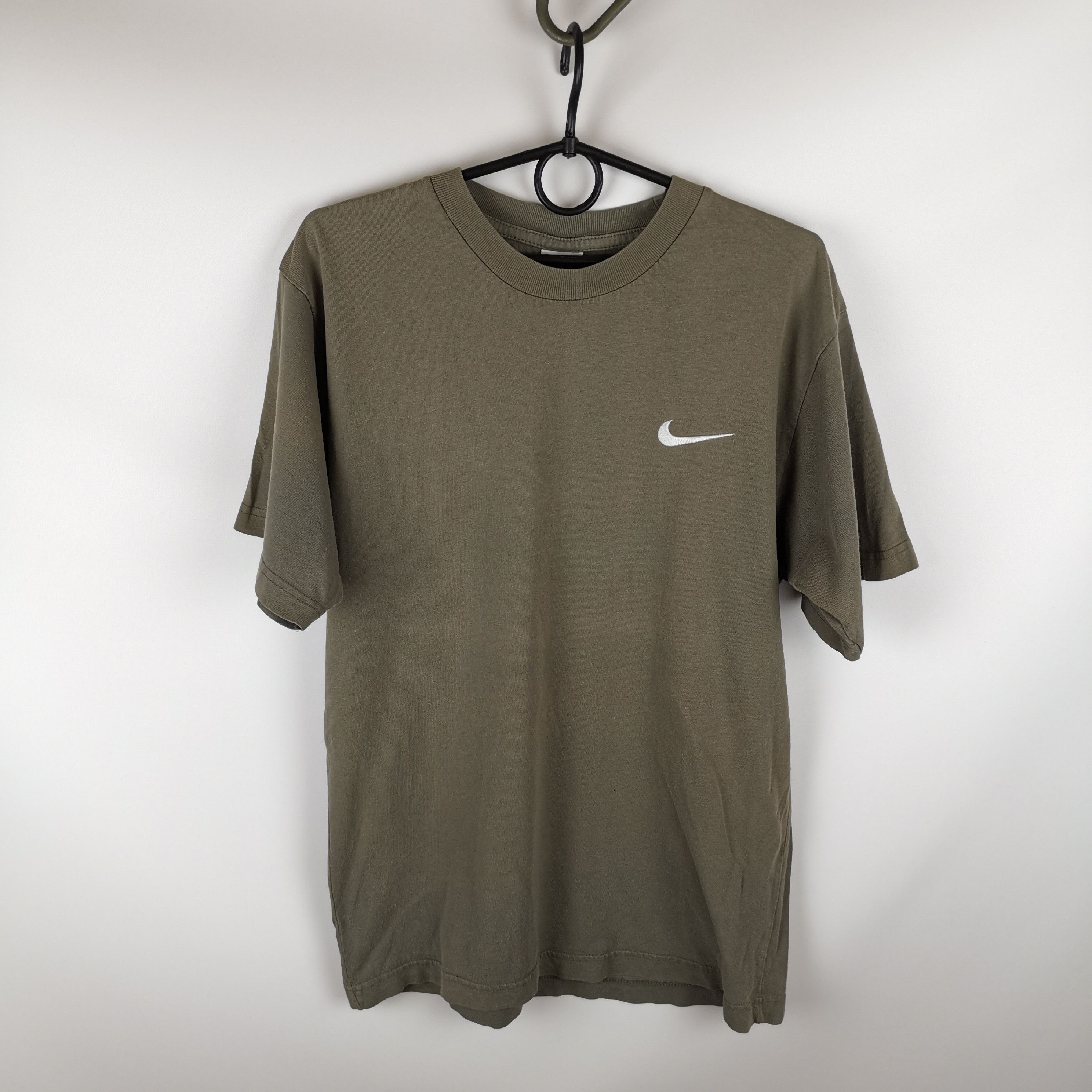 Nike × Vintage Nike Vintage 90s khaki basic blank tee shirt Size US S / EU 44-46 / 1 - 1 Thumbnail