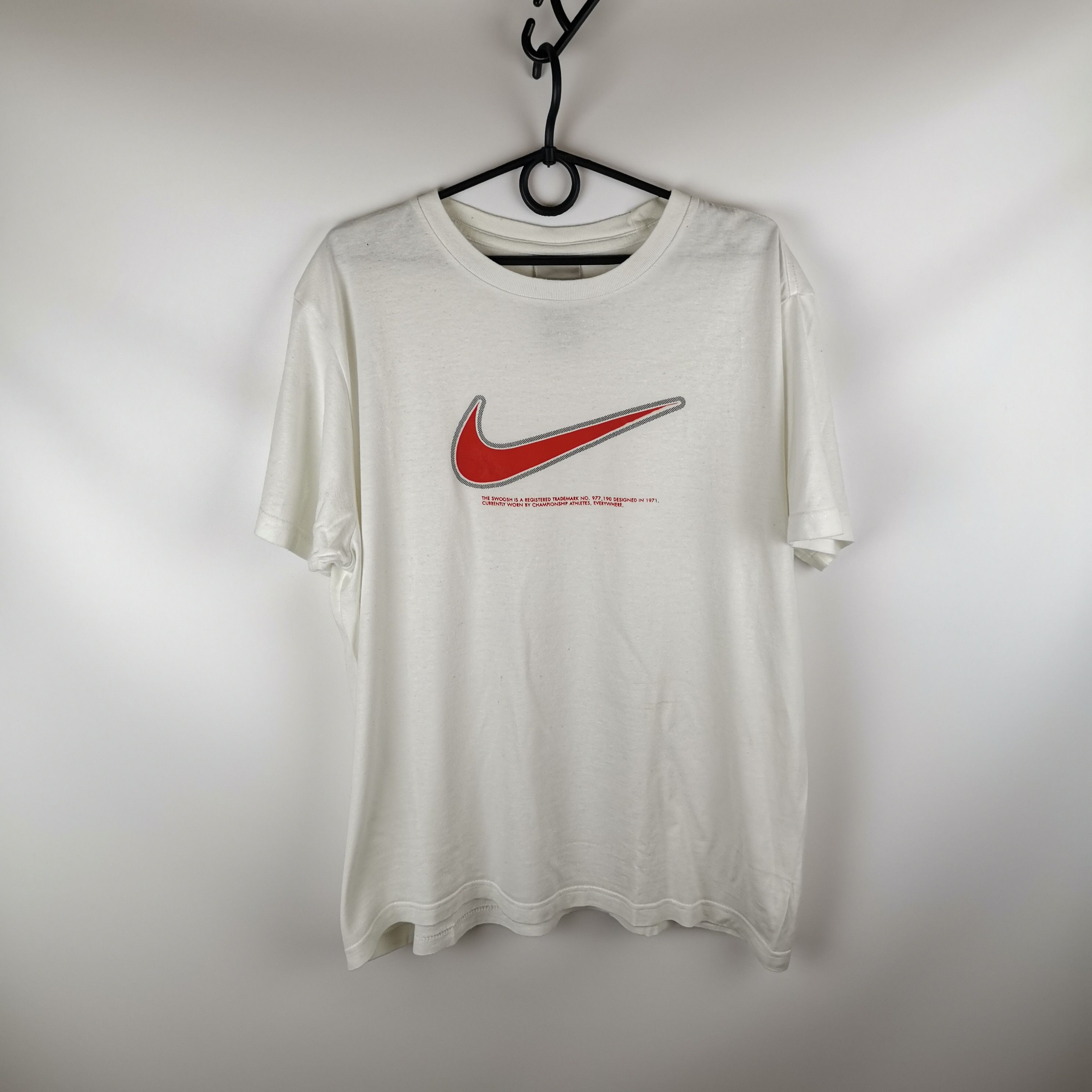 Nike Nike vintage big red swoosh white tee shirt Size US L / EU 52-54 / 3 - 1 Thumbnail