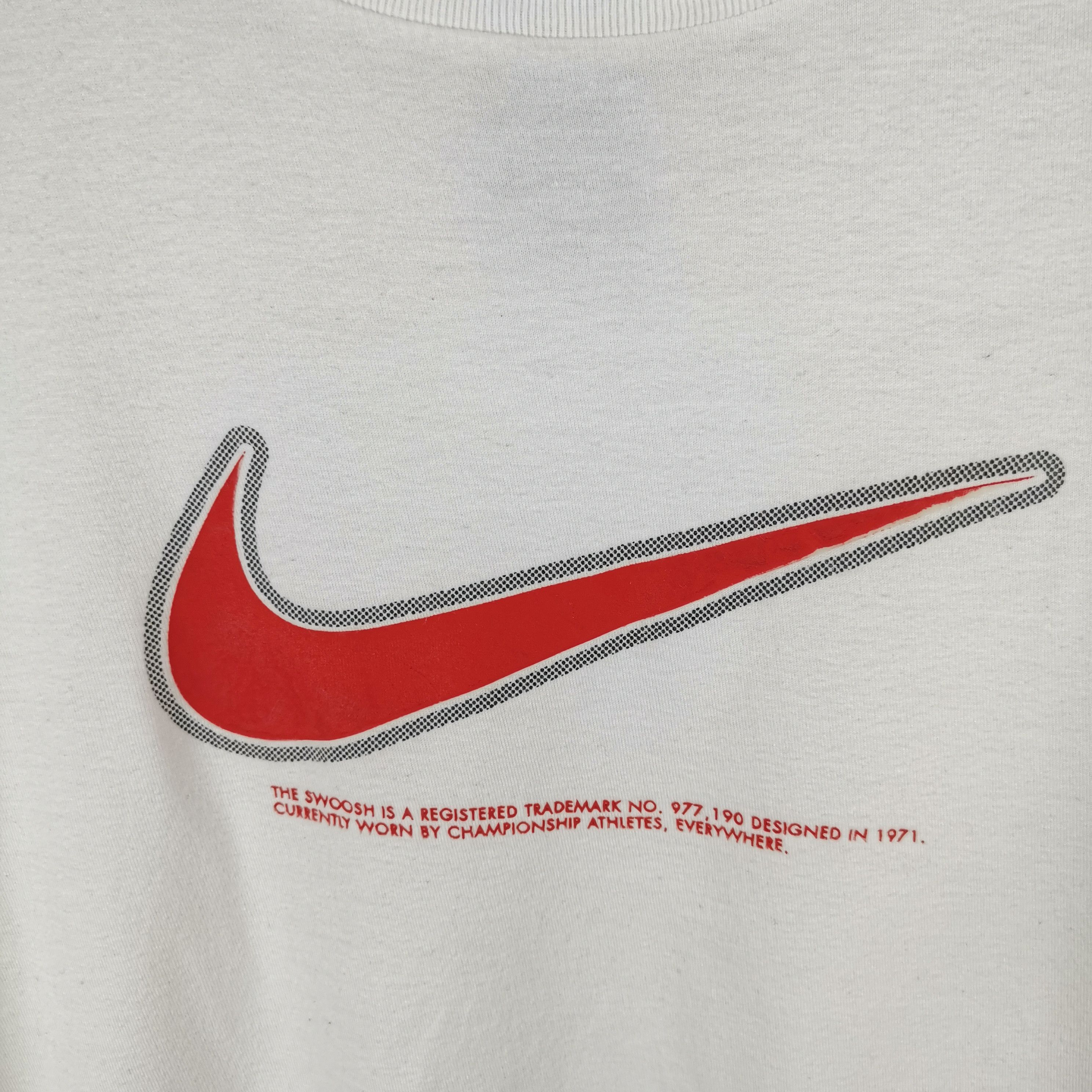 Nike Nike vintage big red swoosh white tee shirt Size US L / EU 52-54 / 3 - 2 Thumbnail