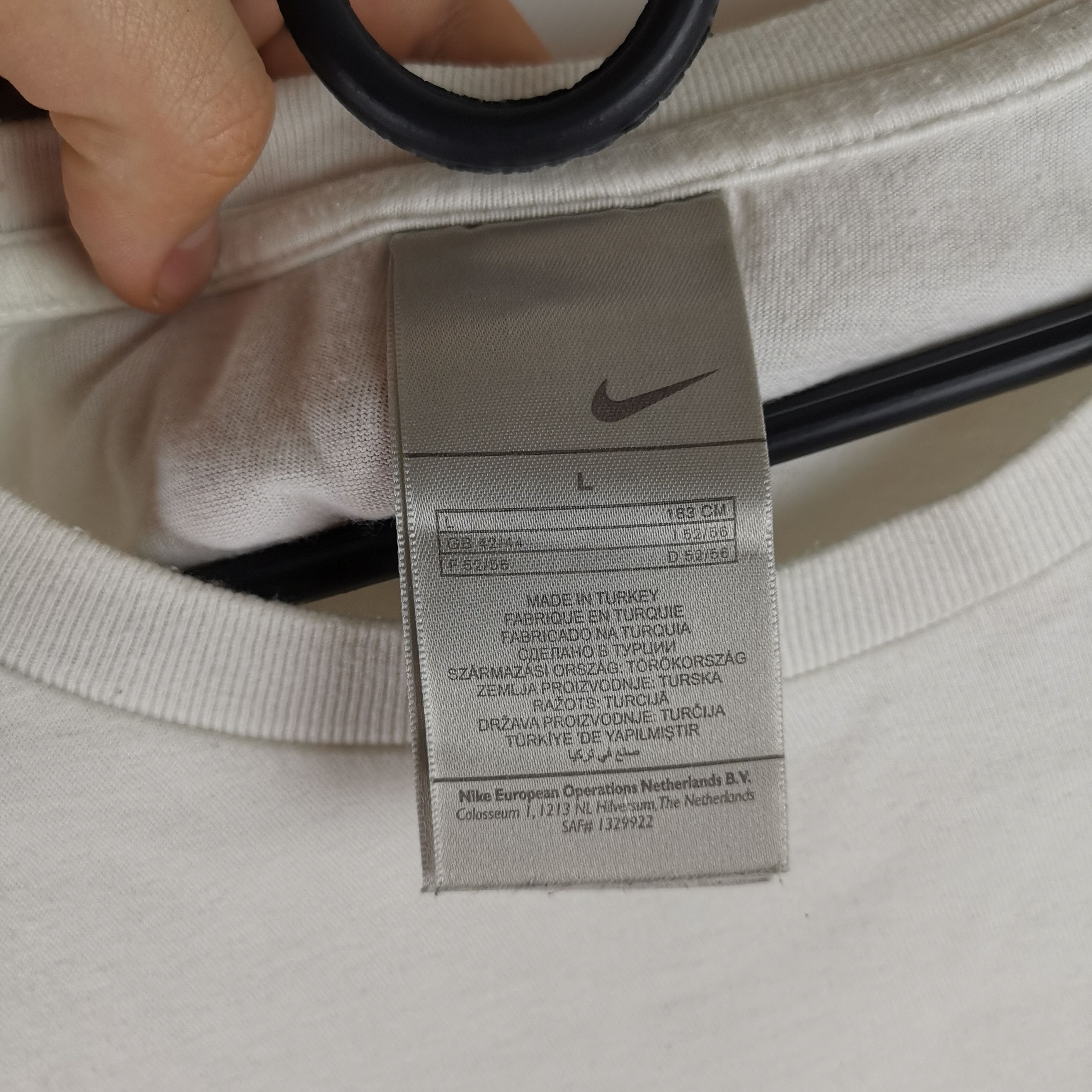Nike Nike vintage big red swoosh white tee shirt Size US L / EU 52-54 / 3 - 6 Thumbnail