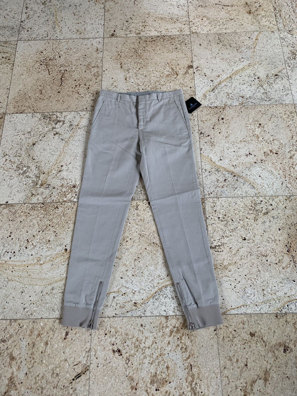 Lanvin Zipped Jogging Pants in Weaved Cotton in Mastic Size US 30 / EU 46 - 1 Thumbnail