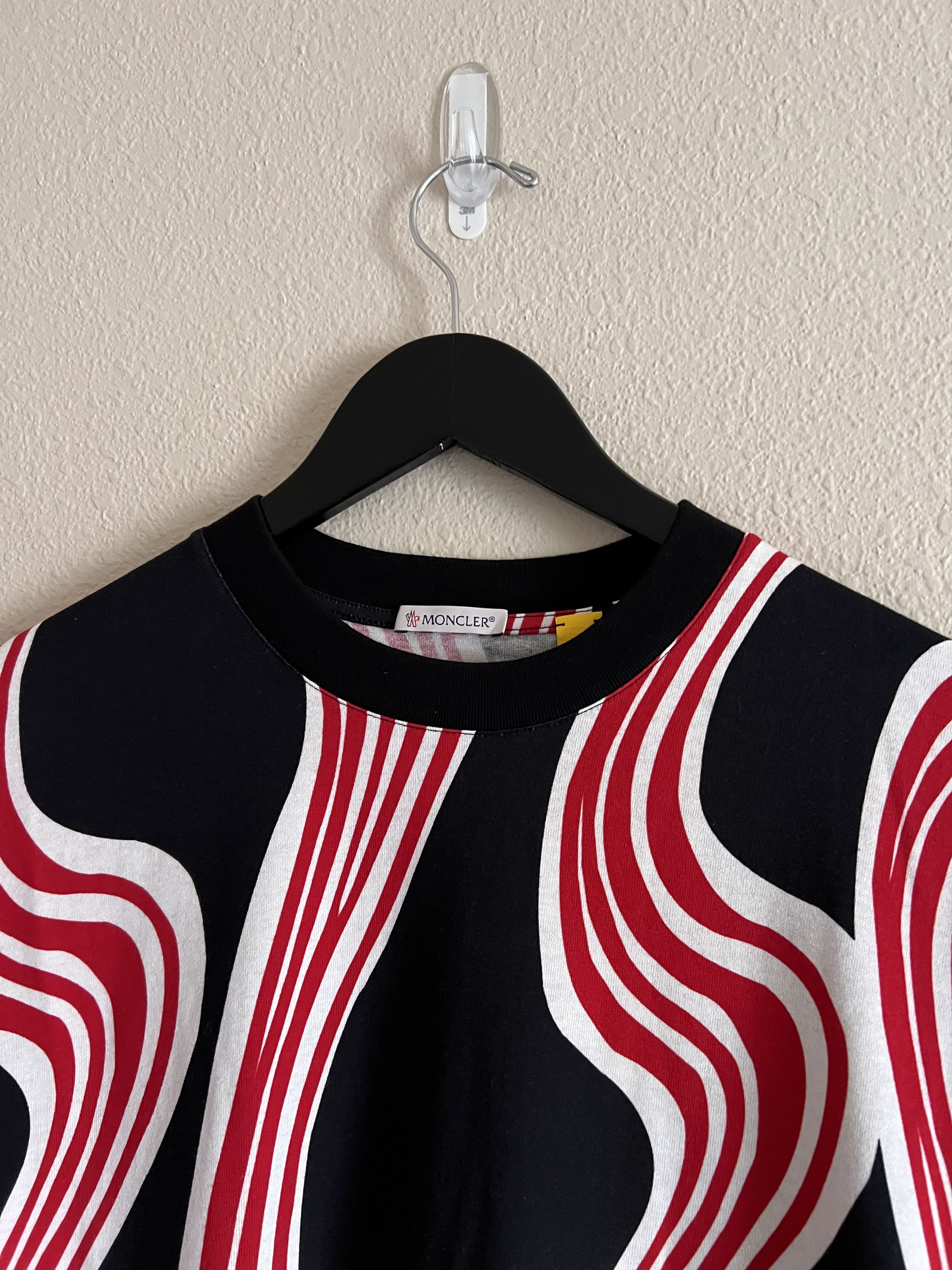 JW Anderson × Moncler 1 Moncler J.W. Anderson Abstract Print Tee in Black Red Size US M / EU 48-50 / 2 - 2 Thumbnail