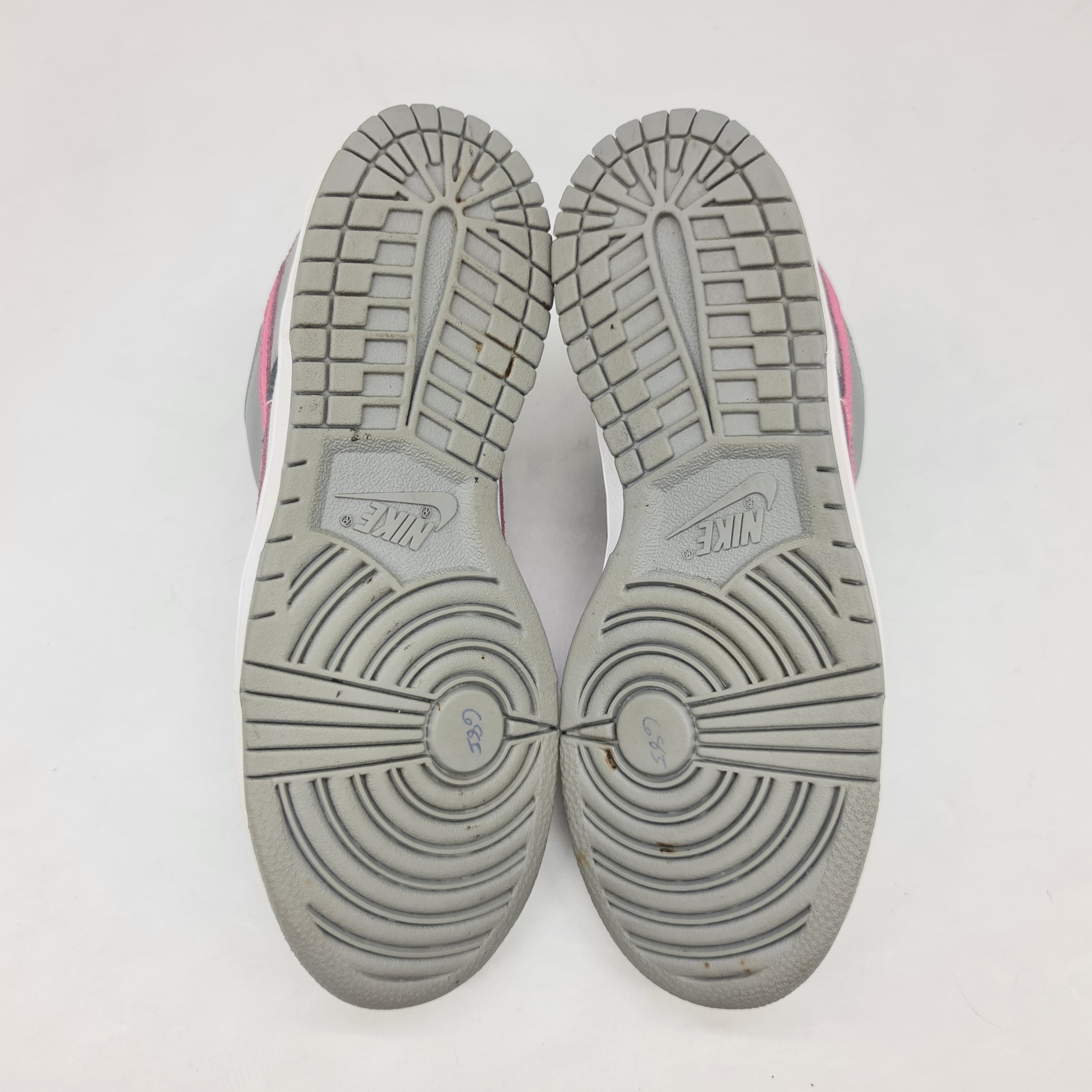 Nike Nike - 2004 W's Dunk Low Pro Pink Neutral Gray Size US 6 / EU 39 - 8 Thumbnail