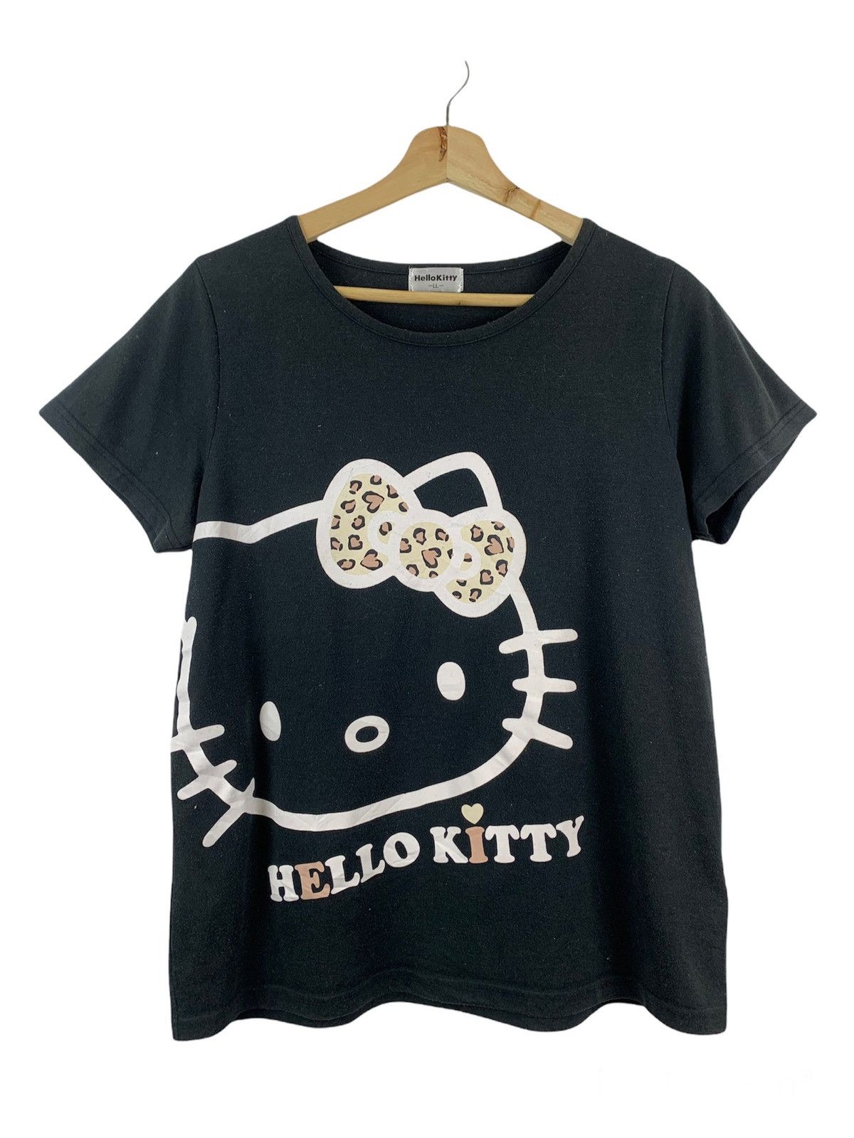 Vintage Hello kitty big logo shirt