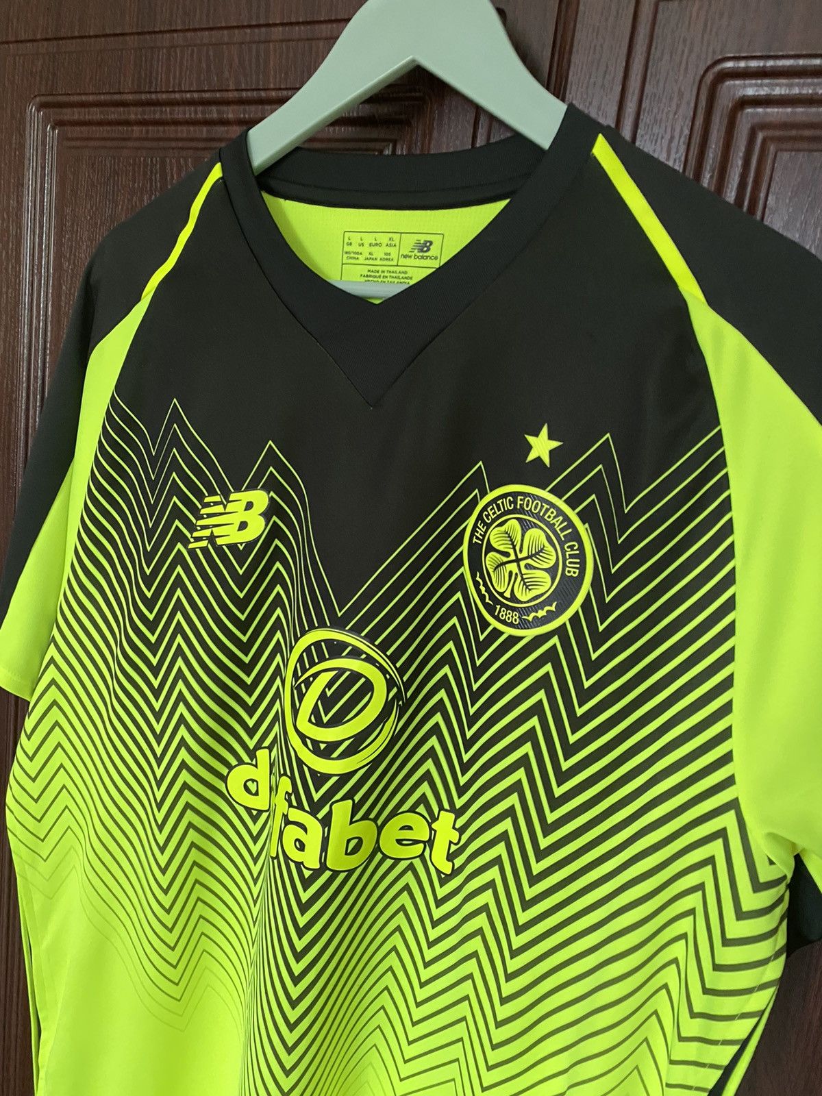 New Balance Celtic 2018 2019 Third Soccer Jersey PSG Liverpool Arsenal Size US L / EU 52-54 / 3 - 2 Thumbnail