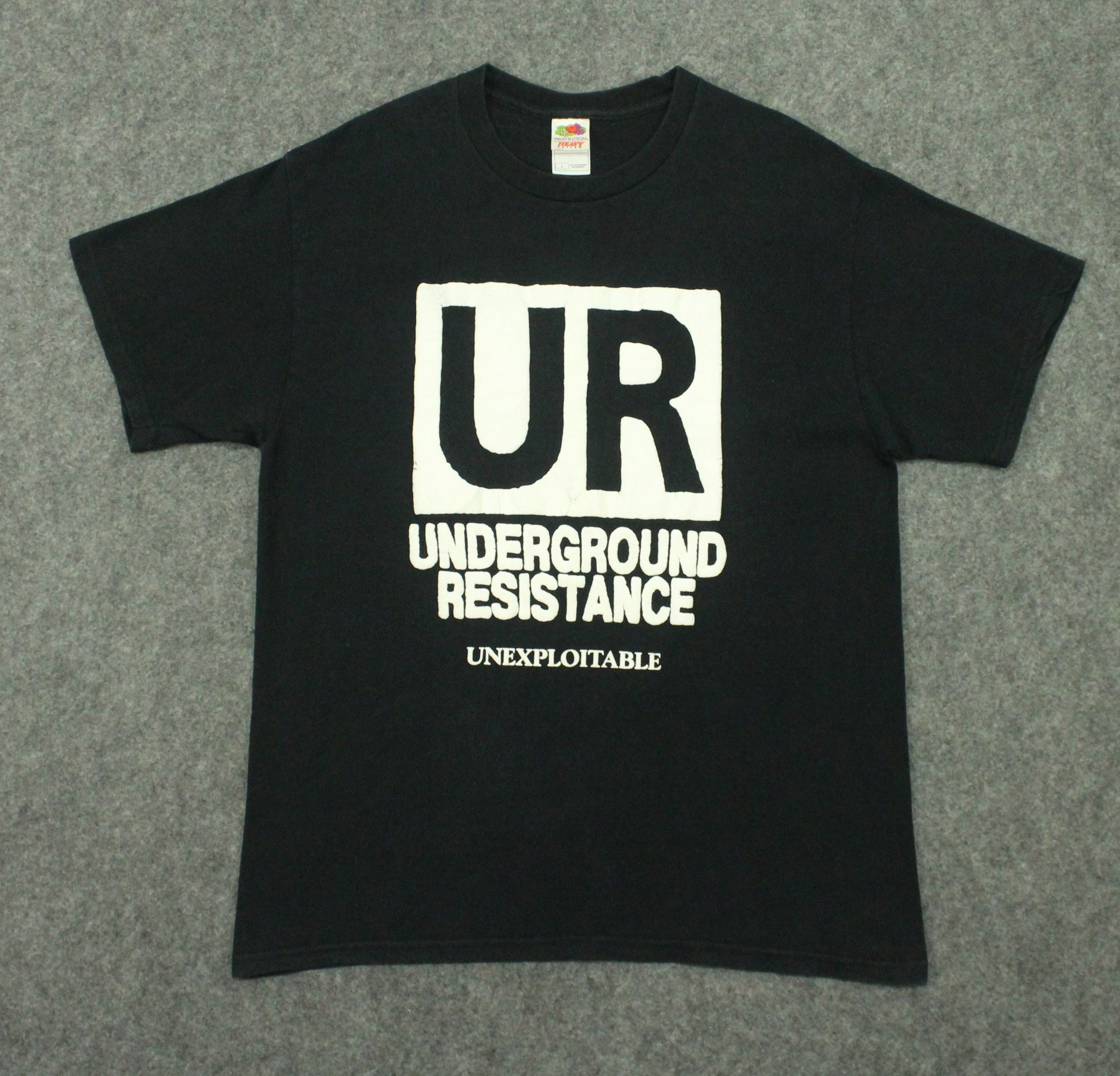 Band Tees Vintage 00s UR UNDERGROUND RESISTANCE T Shirt Electro Techno Size US L / EU 52-54 / 3 - 5 Thumbnail