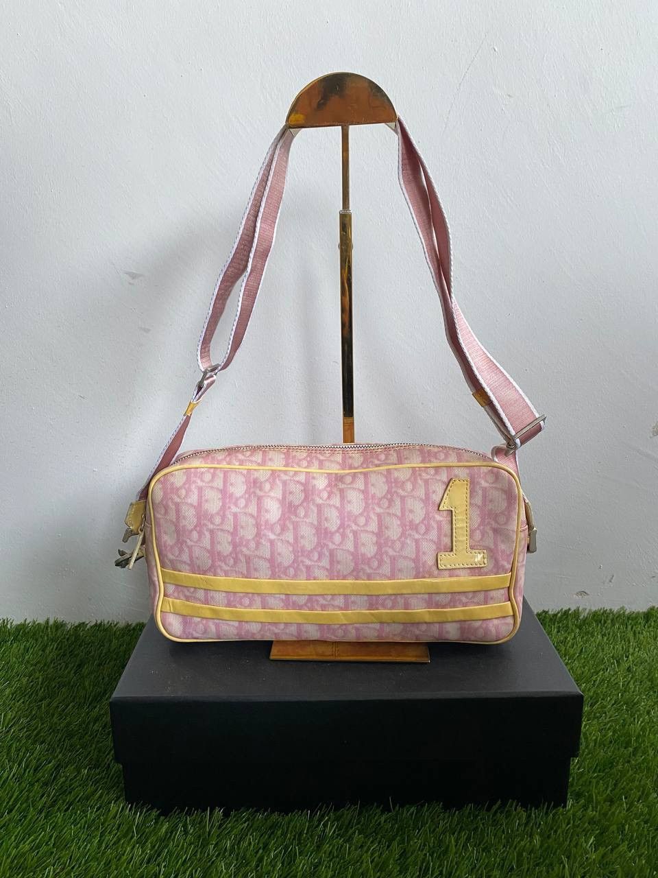 Dior Christian Dior Monogram 1 Shoulder Bag REPLACED MAIN ZIPPER Size ONE SIZE - 1 Thumbnail
