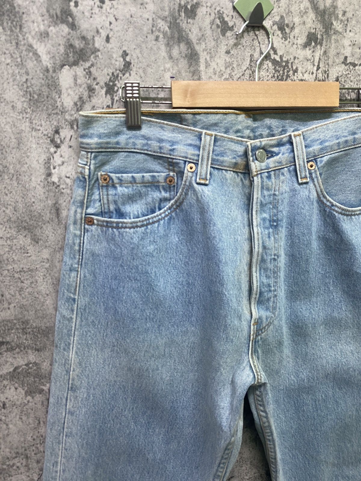 Levi's × Vintage 90s Vintage LEVIS 501 Made In USA Light Wash Jeans 32x28 Size US 32 / EU 48 - 4 Thumbnail