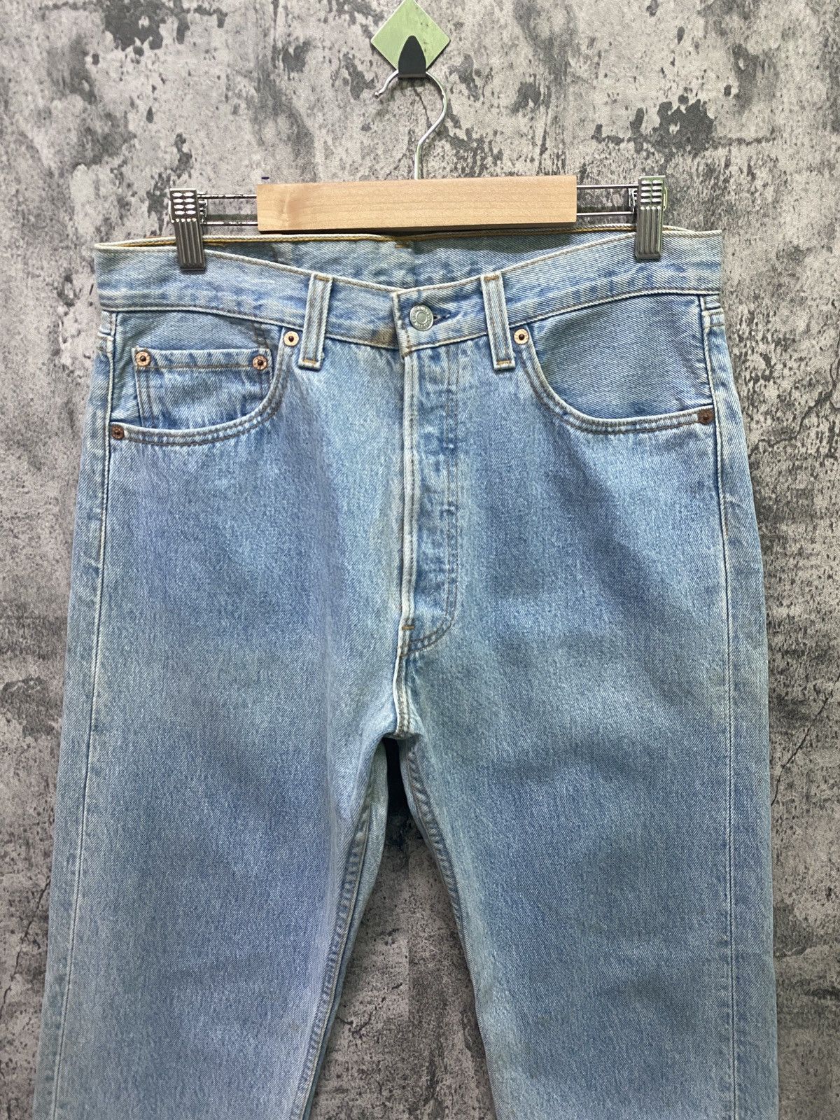 Levi's × Vintage 90s Vintage LEVIS 501 Made In USA Light Wash Jeans 32x28 Size US 32 / EU 48 - 3 Thumbnail
