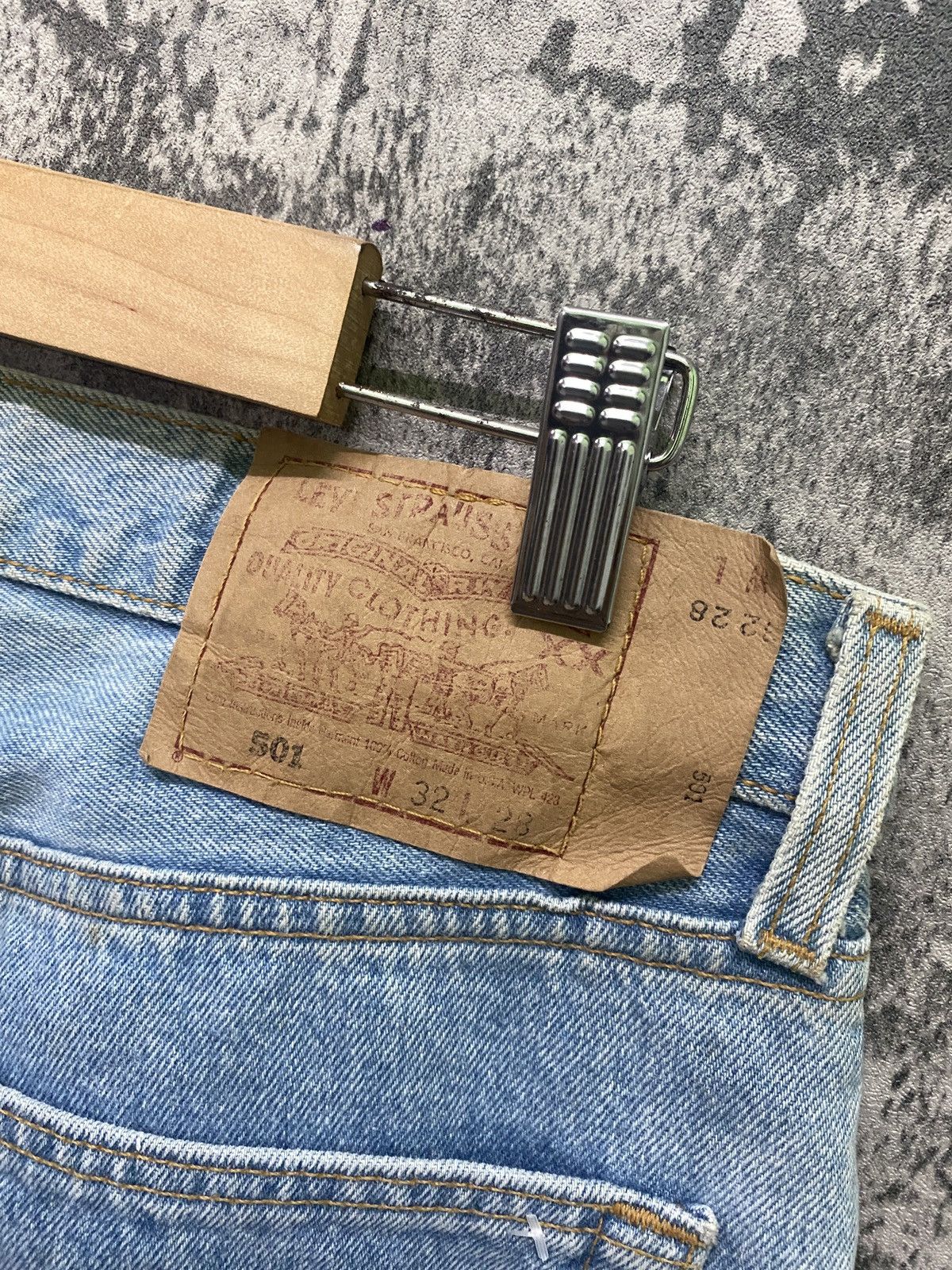 Levi's × Vintage 90s Vintage LEVIS 501 Made In USA Light Wash Jeans 32x28 Size US 32 / EU 48 - 14 Thumbnail