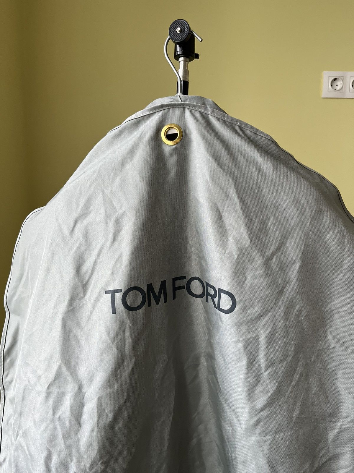 offers prices 1 AUTHENTIC TOM FORD GARMENT GREY TRAVEL BAG