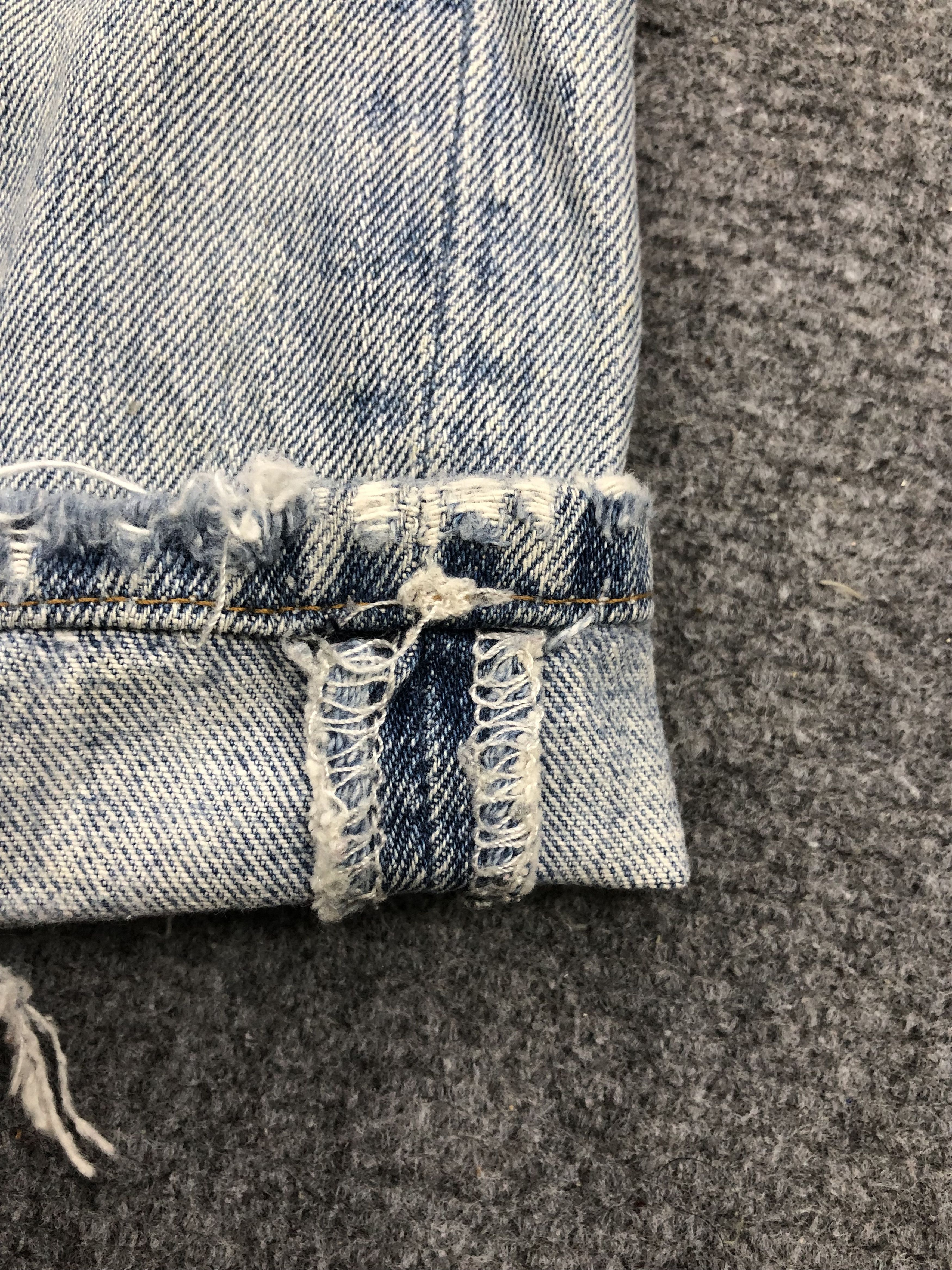 Levi's Vintage Levis 501 Faded Blue Jeans DP1551 Size US 31 - 9 Thumbnail