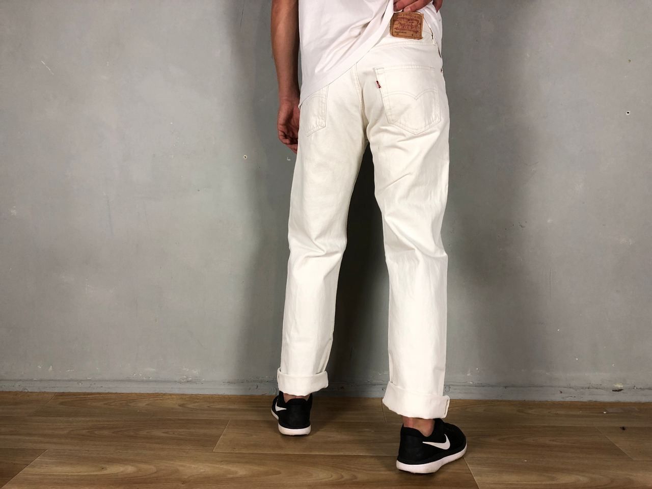 Levi's Levi’s vintage made in USA white size W32 L32 Size US 32 / EU 48 - 4 Thumbnail