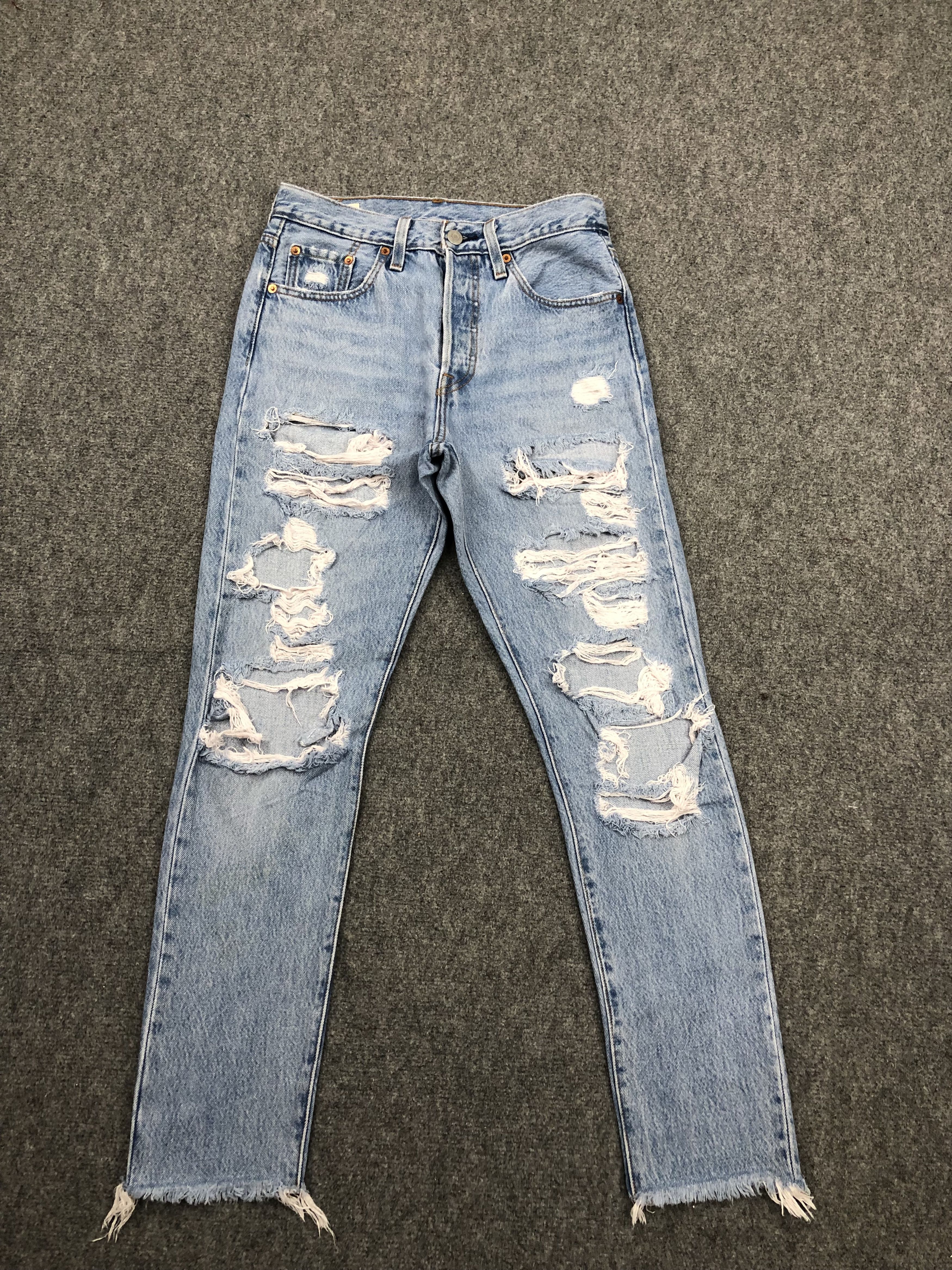 Levi's × Vintage Vintage Distressed Levis 501 Faded Blue Jeans Size US 28 / EU 44 - 1 Thumbnail