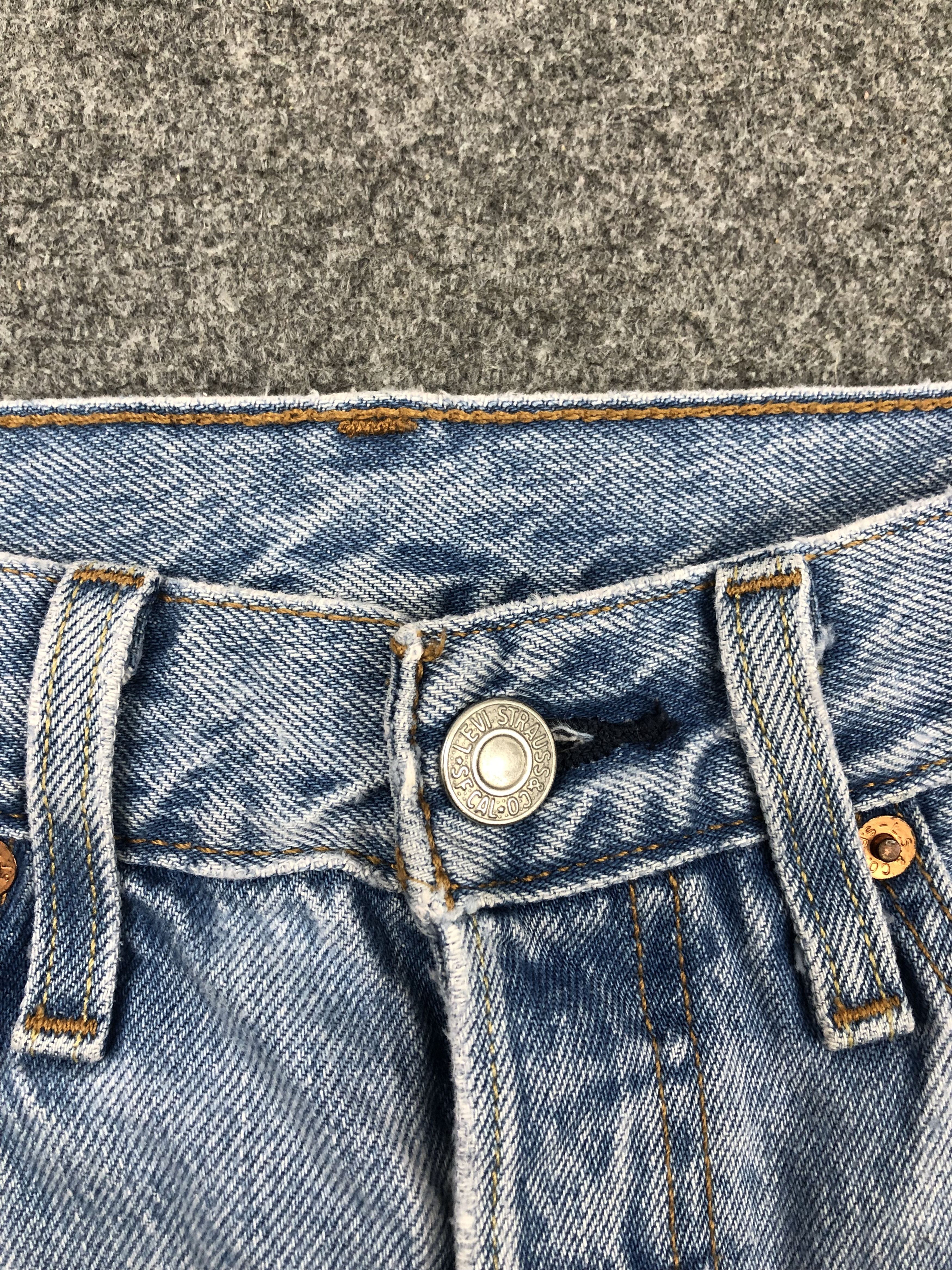 Levi's × Vintage Vintage Distressed Levis 501 Faded Blue Jeans Size US 28 / EU 44 - 14 Thumbnail