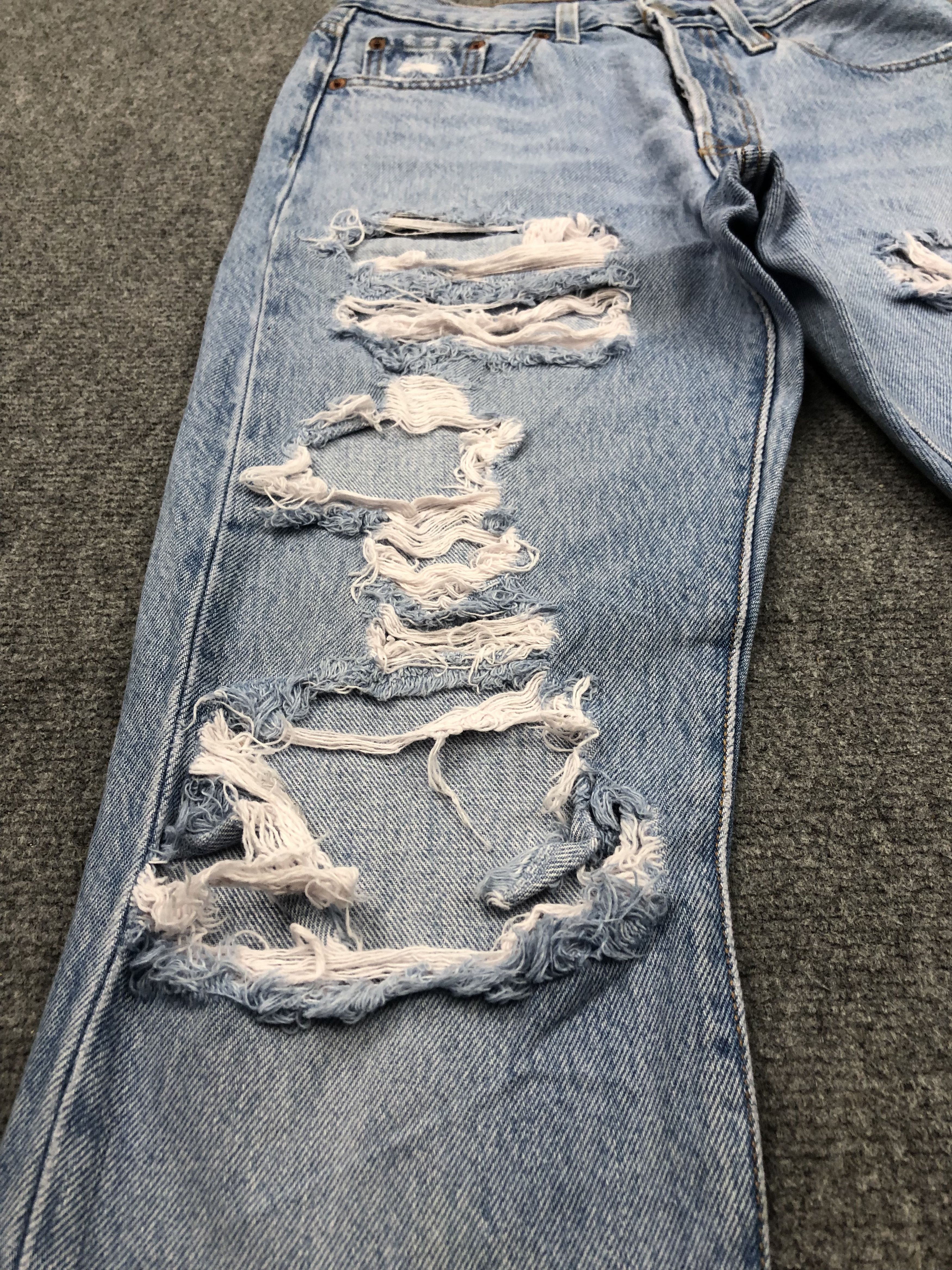 Levi's × Vintage Vintage Distressed Levis 501 Faded Blue Jeans Size US 28 / EU 44 - 13 Thumbnail