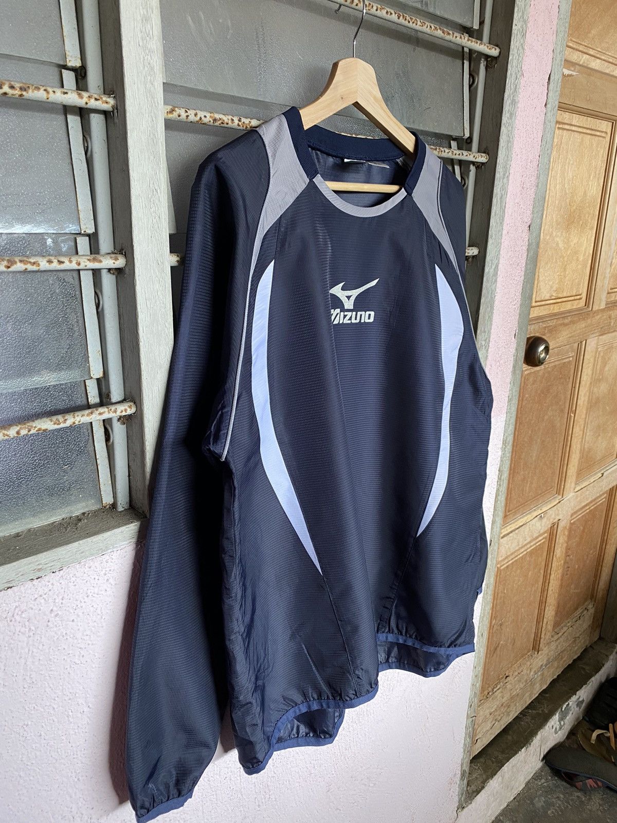 Mizuno Mizuno Center Logo Training Sweater Size US L / EU 52-54 / 3 - 3 Thumbnail