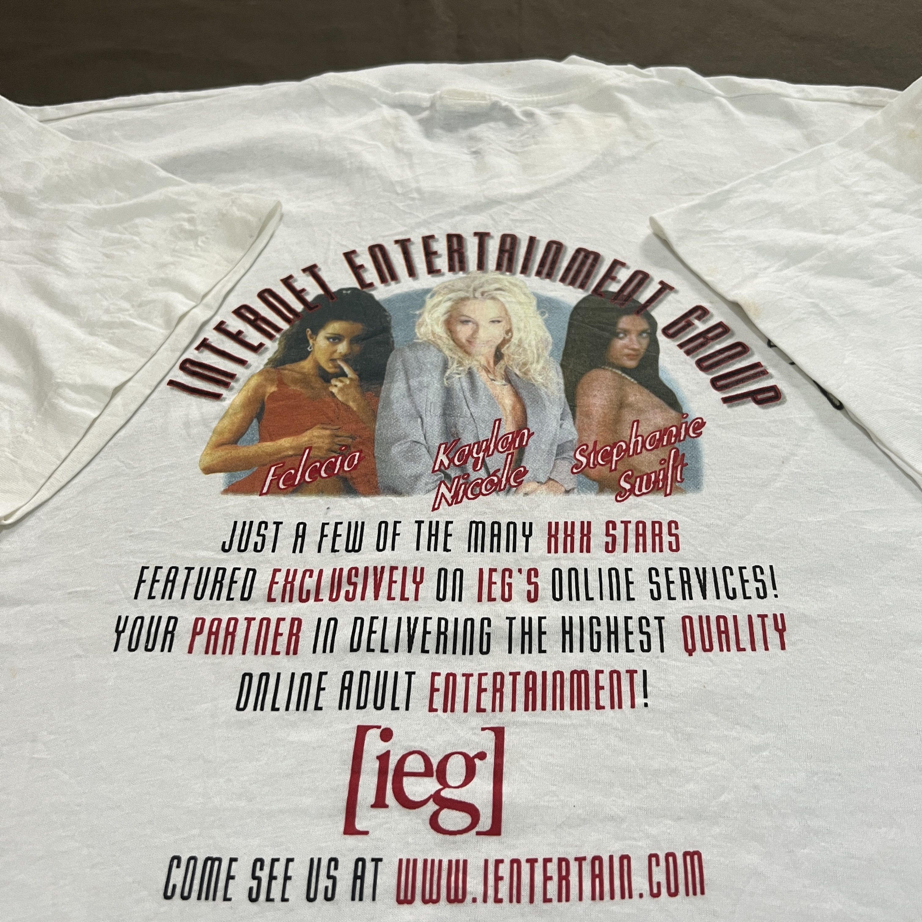 Vintage Vintage 90s ieg Tee Signed By Stephanie Swift Pornstars Size US XL / EU 56 / 4 - 1 Thumbnail