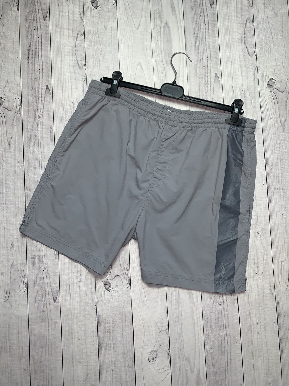 Yves Saint Laurent Yves Saint Laurent luxury shorts size L logo Size US 34 / EU 50 - 1 Thumbnail