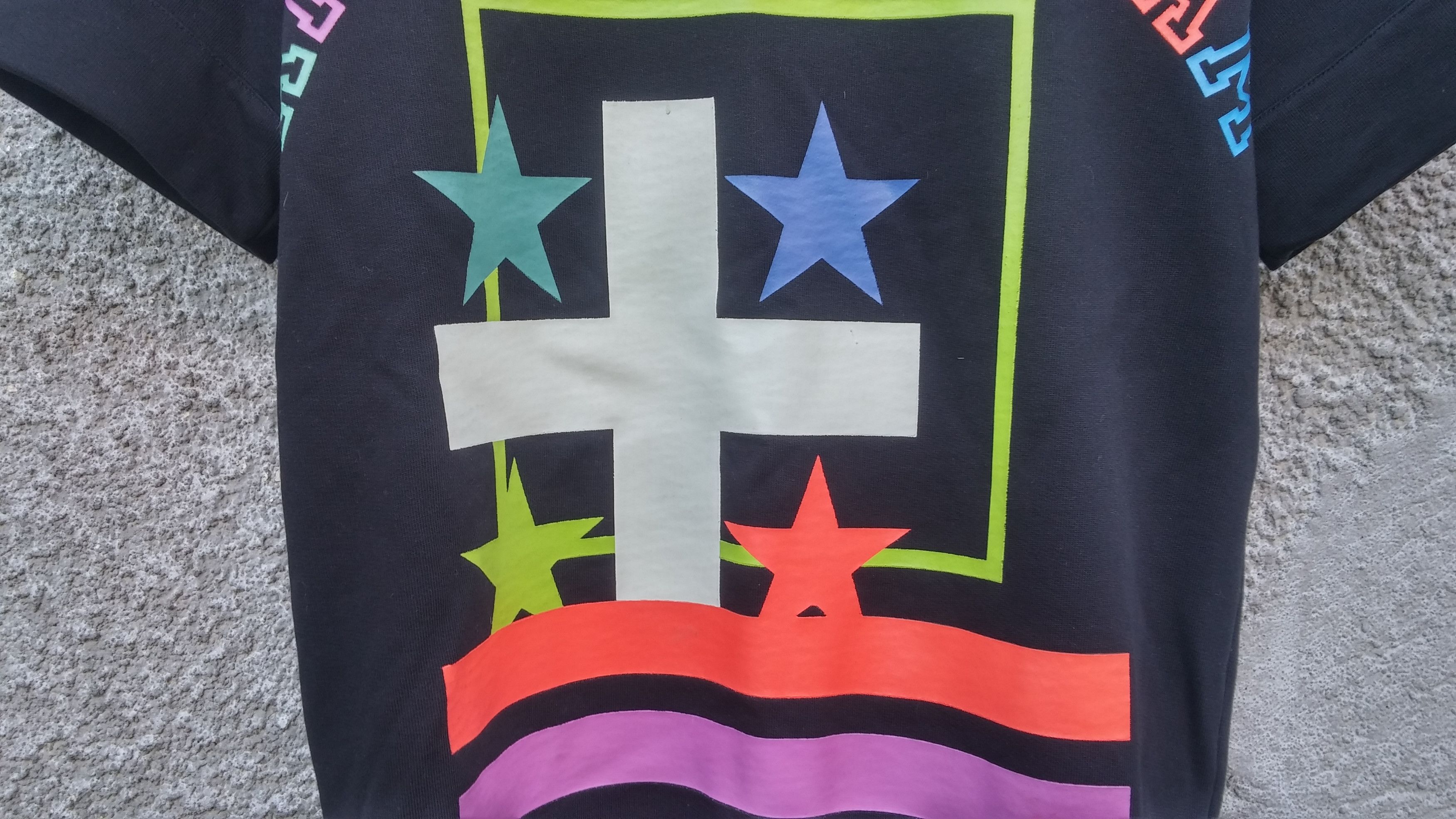 Givenchy $800 Givenchy American Dream Shark Cropped Sleeve Sweater Size US XS / EU 42 / 0 - 7 Thumbnail