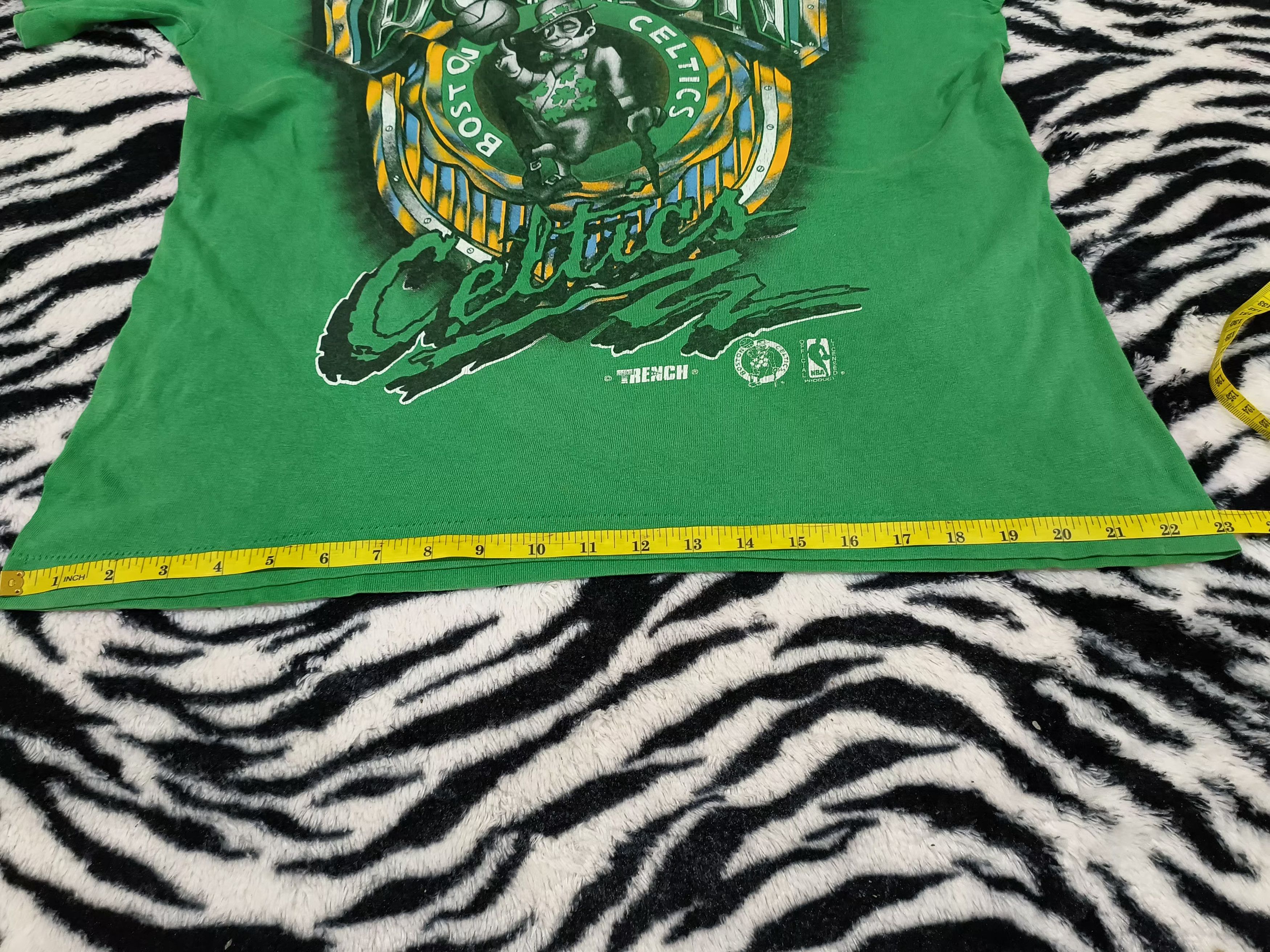 NBA 🔥Rare🔥Vintage Boston Celtics X NBA Thrashed tee Size US M / EU 48-50 / 2 - 13 Thumbnail