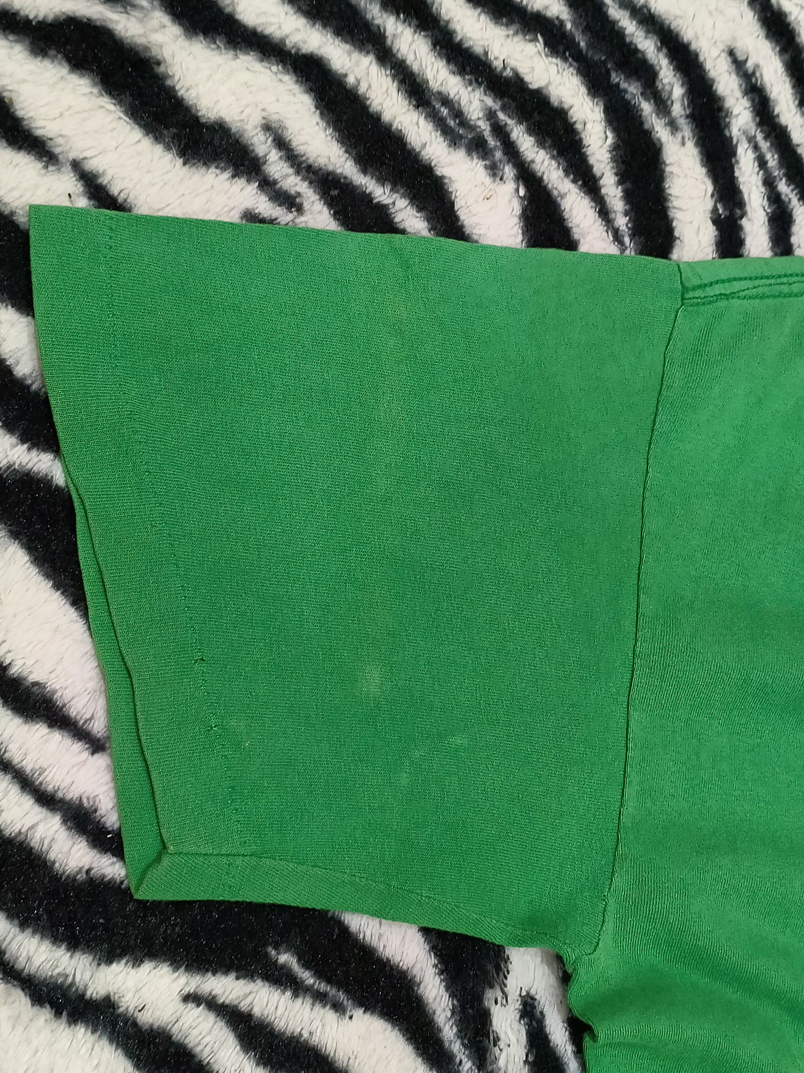 NBA 🔥Rare🔥Vintage Boston Celtics X NBA Thrashed tee Size US M / EU 48-50 / 2 - 7 Thumbnail
