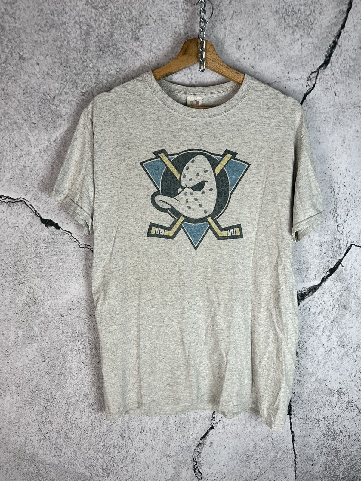 NHL Vintage 90s Anaheim Ducks distressed tshirt Size US M / EU 48-50 / 2 - 1 Thumbnail